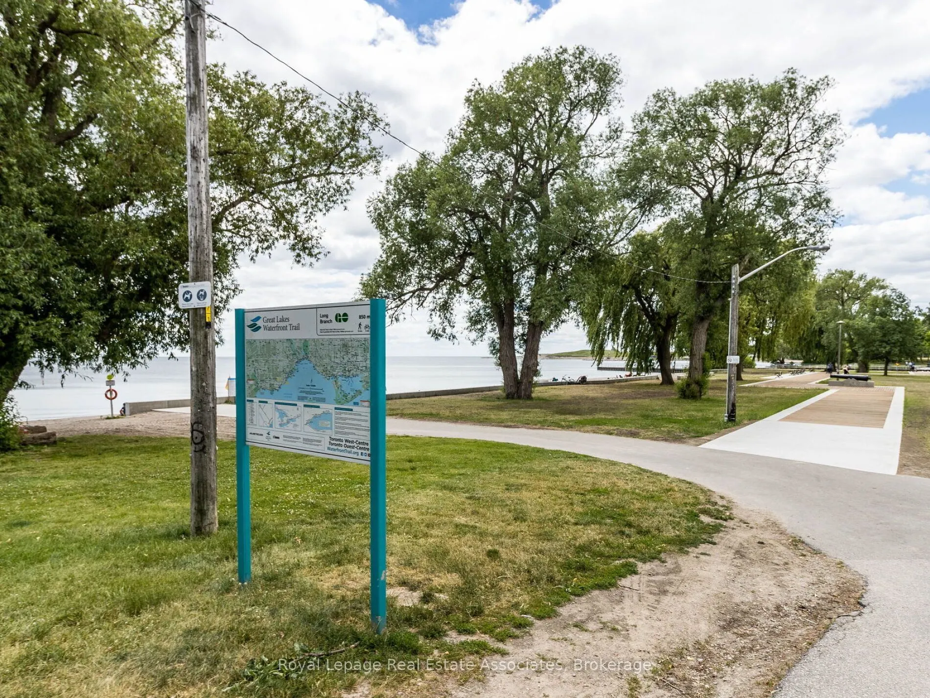 3865 Lake Shore Boulevard W, #401