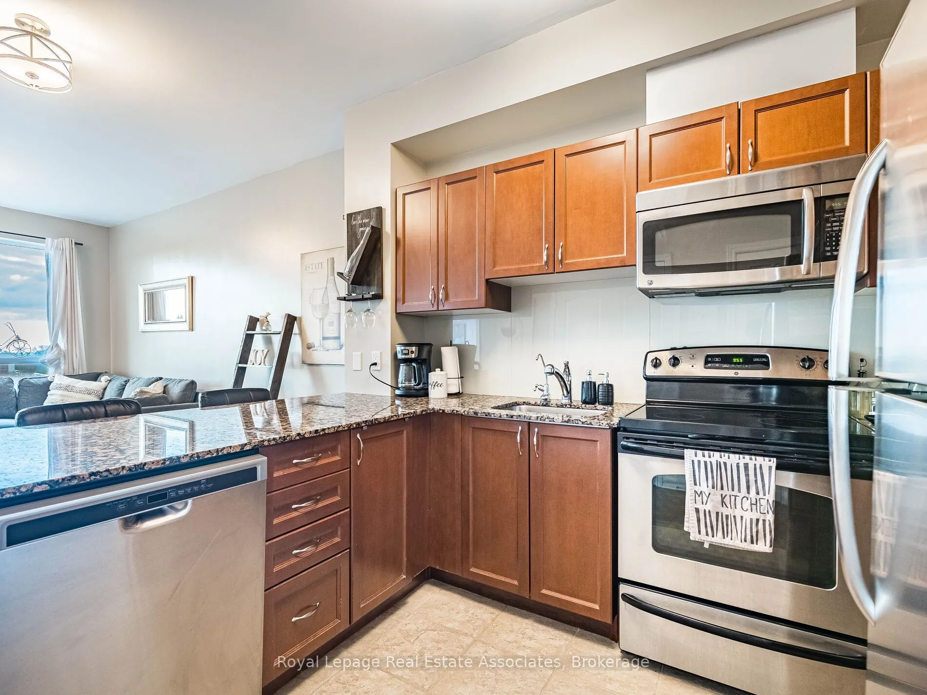 3865 Lake Shore Boulevard W, #401