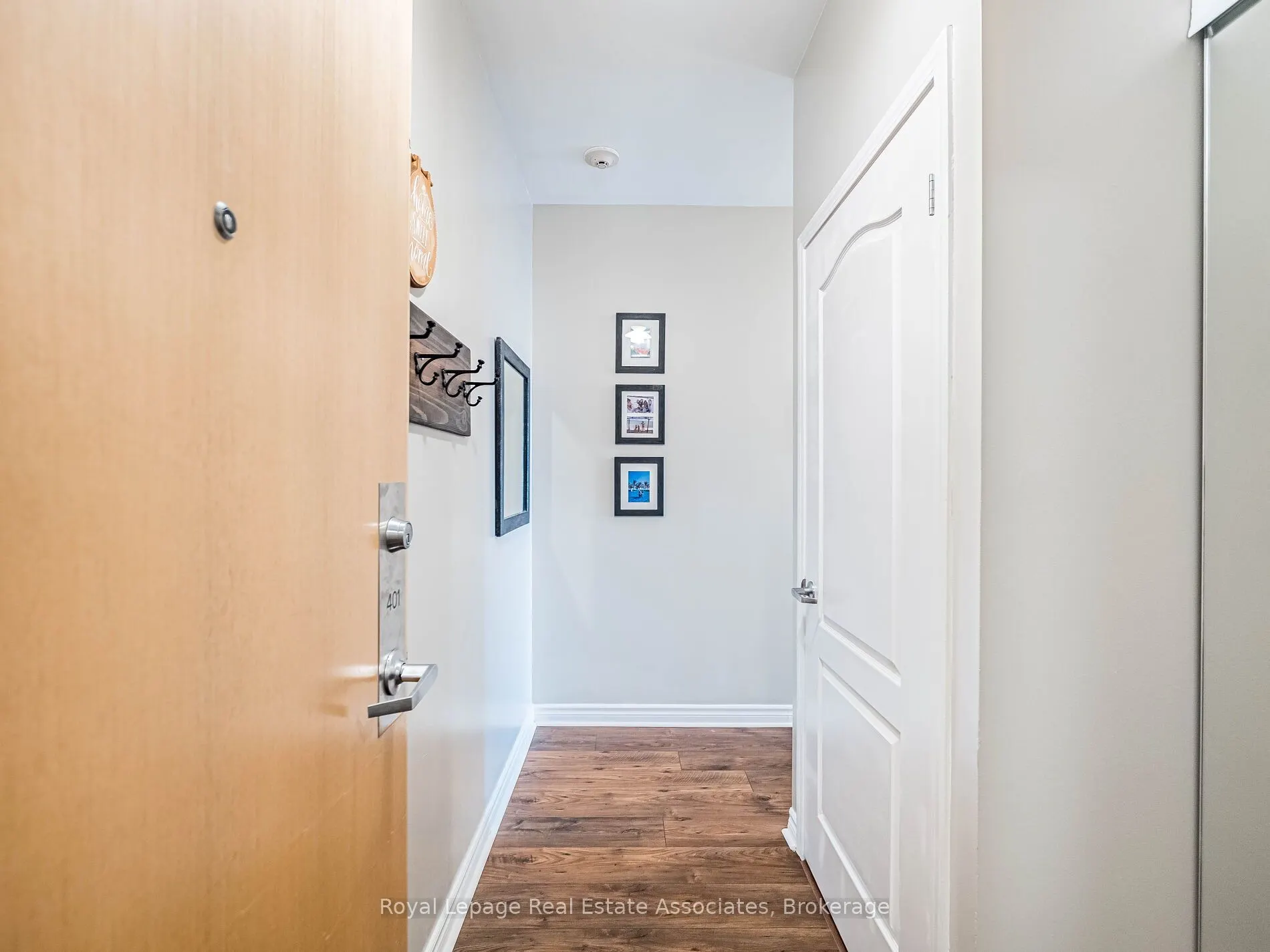 3865 Lake Shore Boulevard W, #401