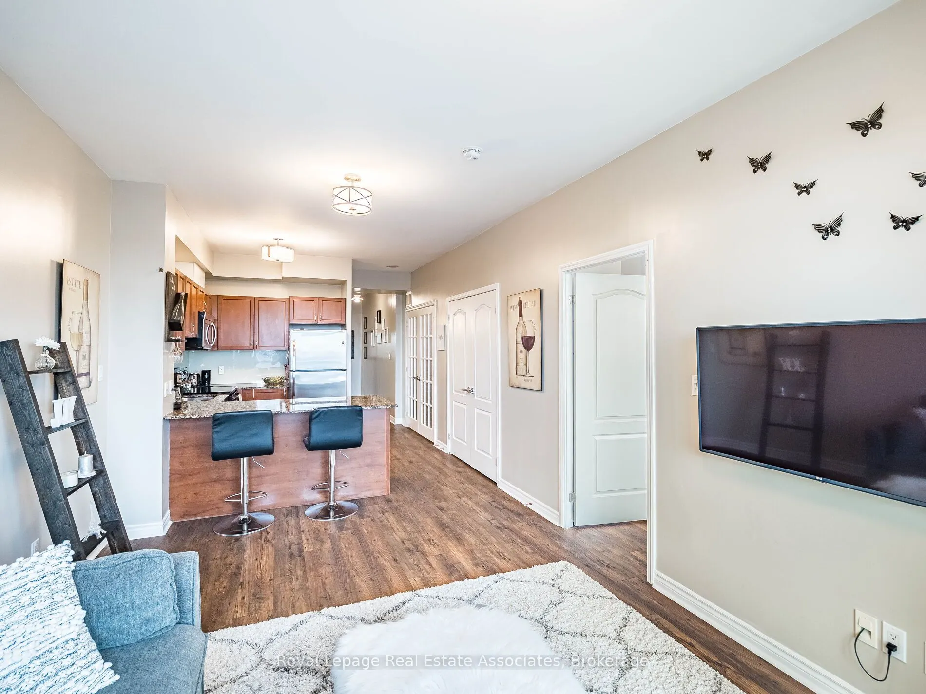 3865 Lake Shore Boulevard W, #401