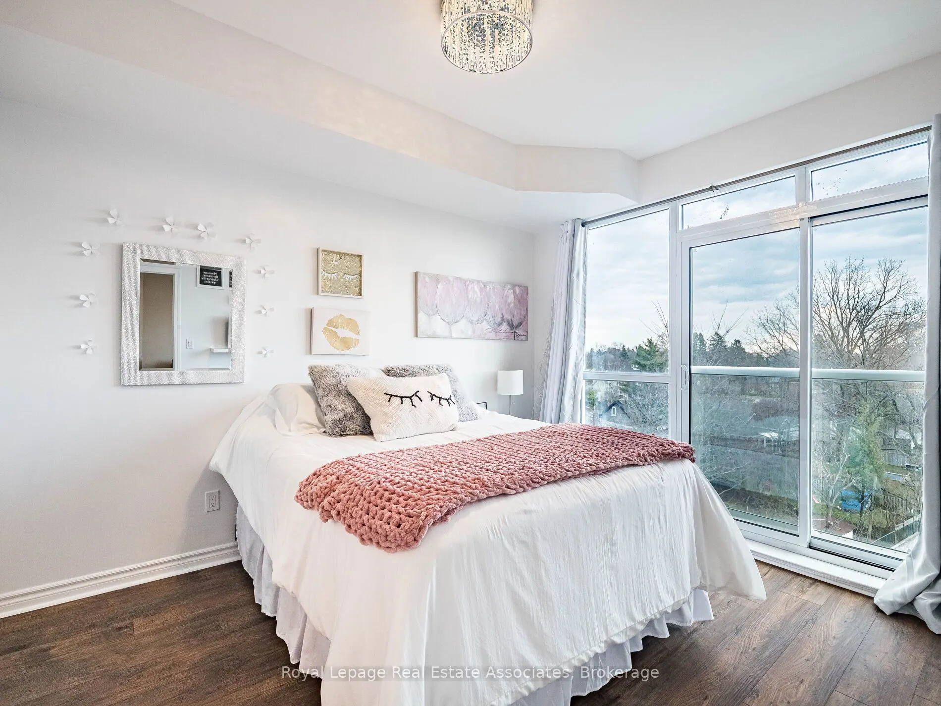 3865 Lake Shore Boulevard W, #401