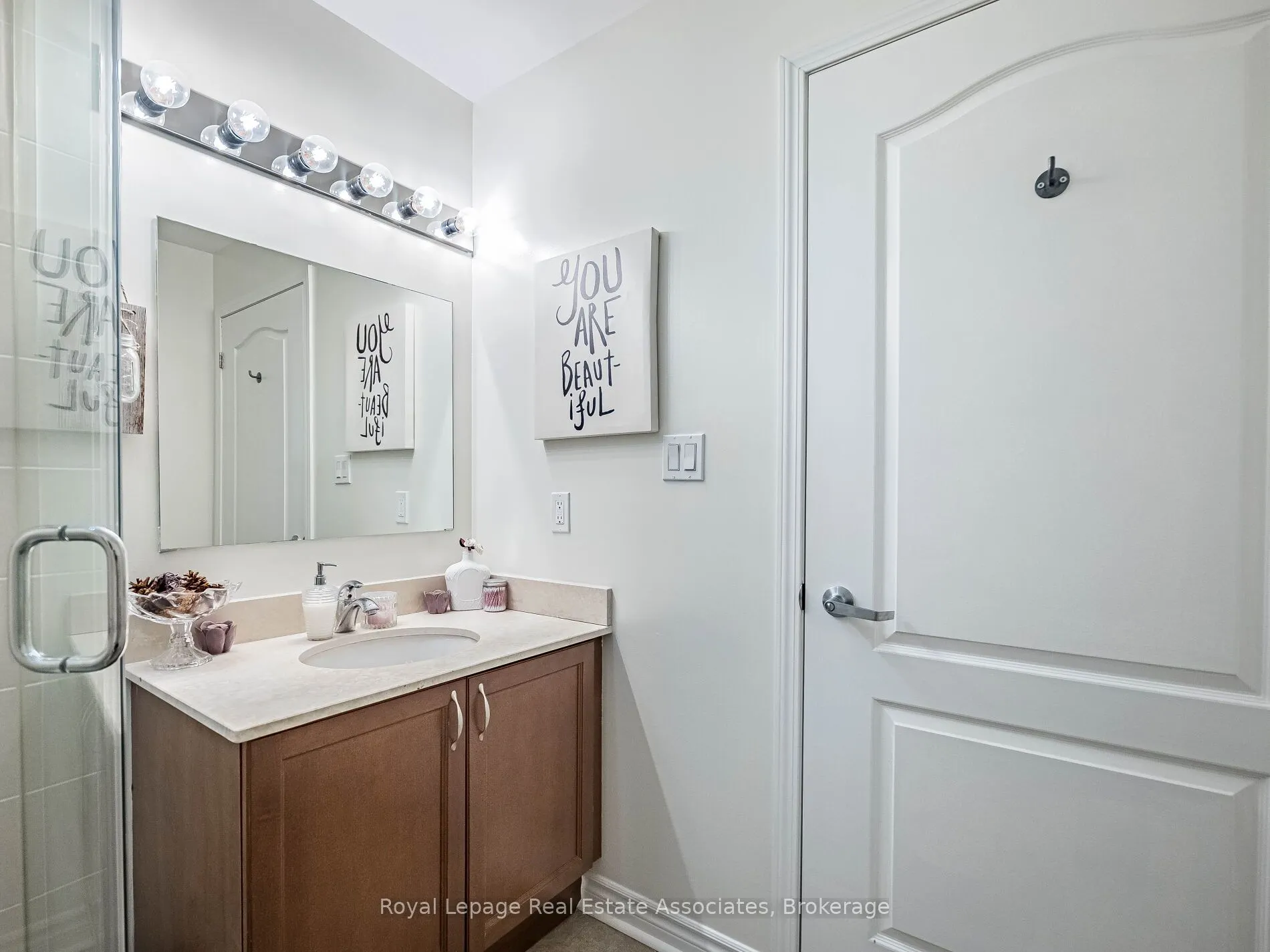 3865 Lake Shore Boulevard W, #401