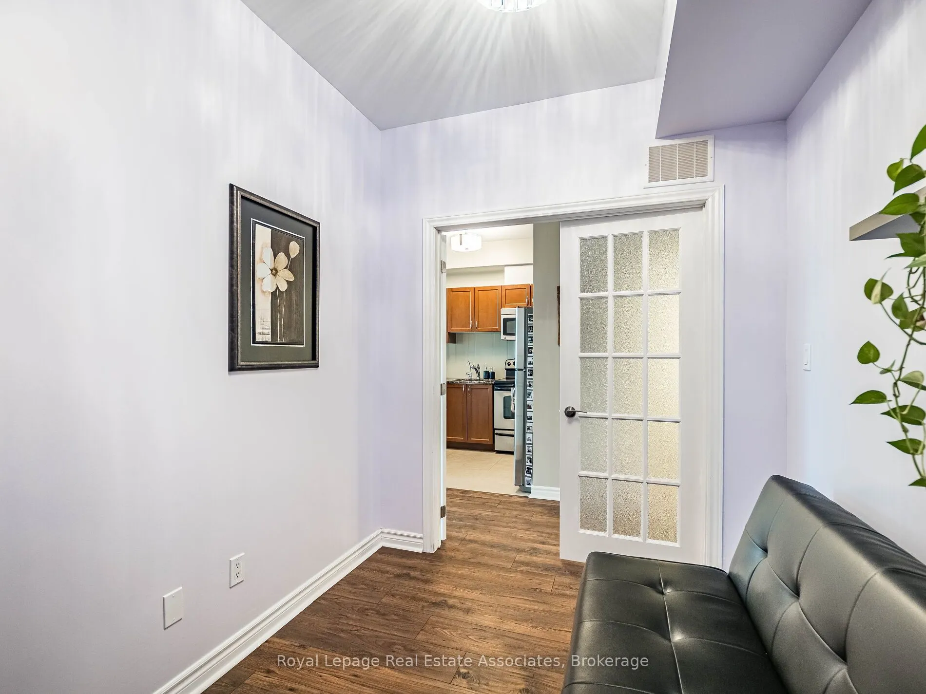 3865 Lake Shore Boulevard W, #401