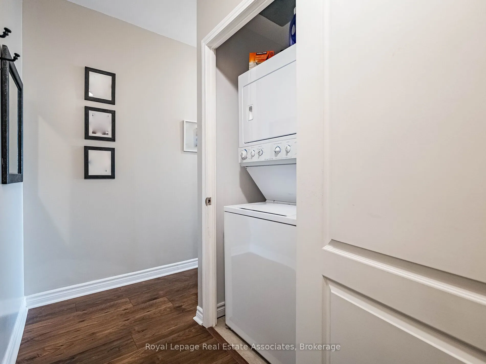 3865 Lake Shore Boulevard W, #401