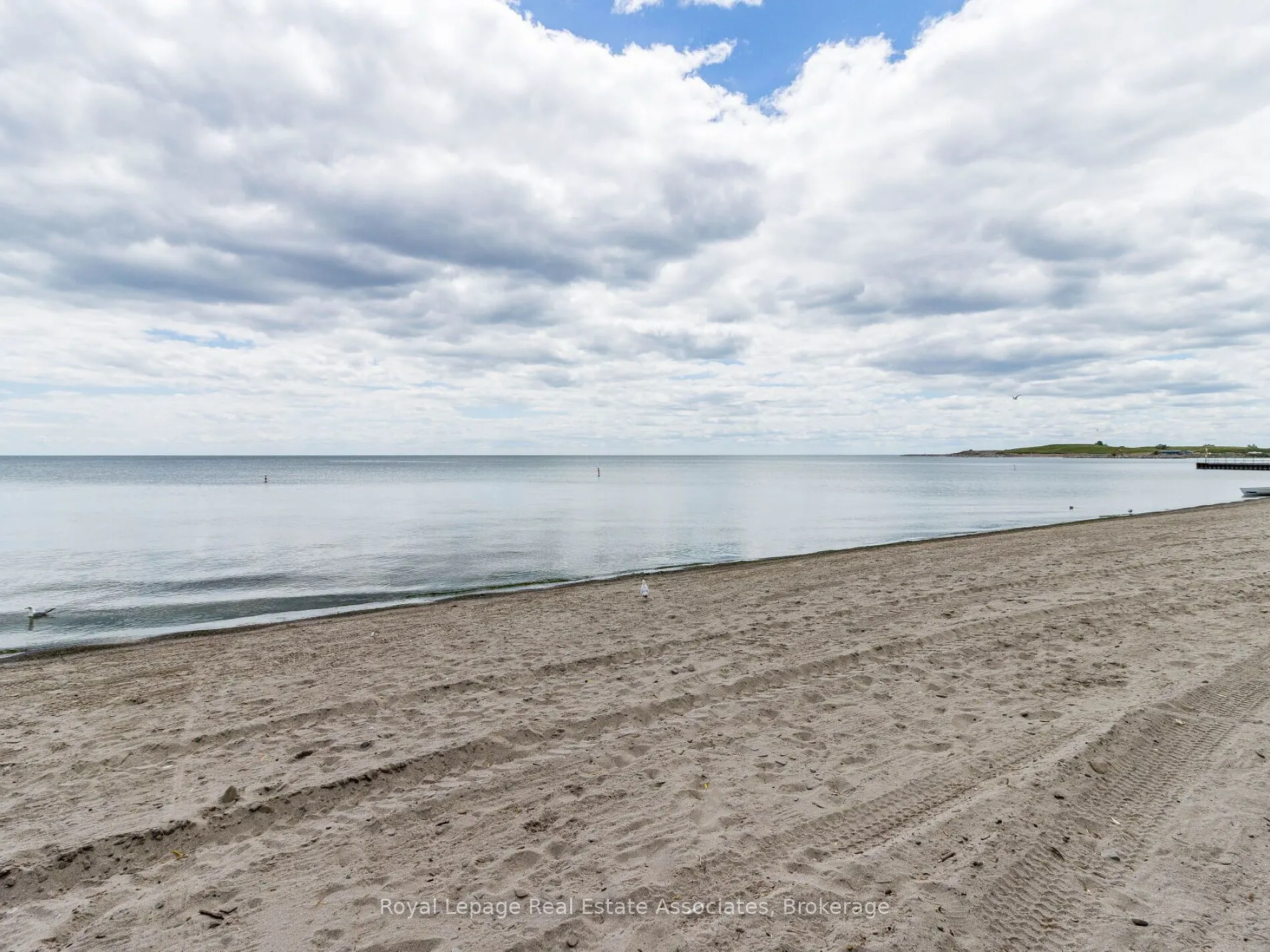 3865 Lake Shore Boulevard W, #401