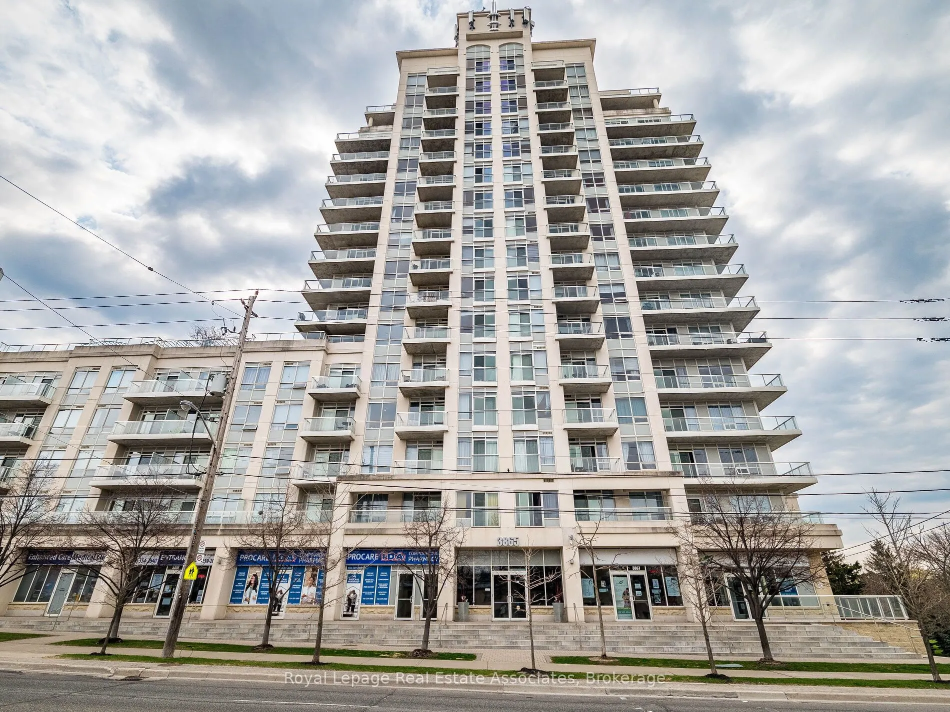 3865 Lake Shore Boulevard W, #401