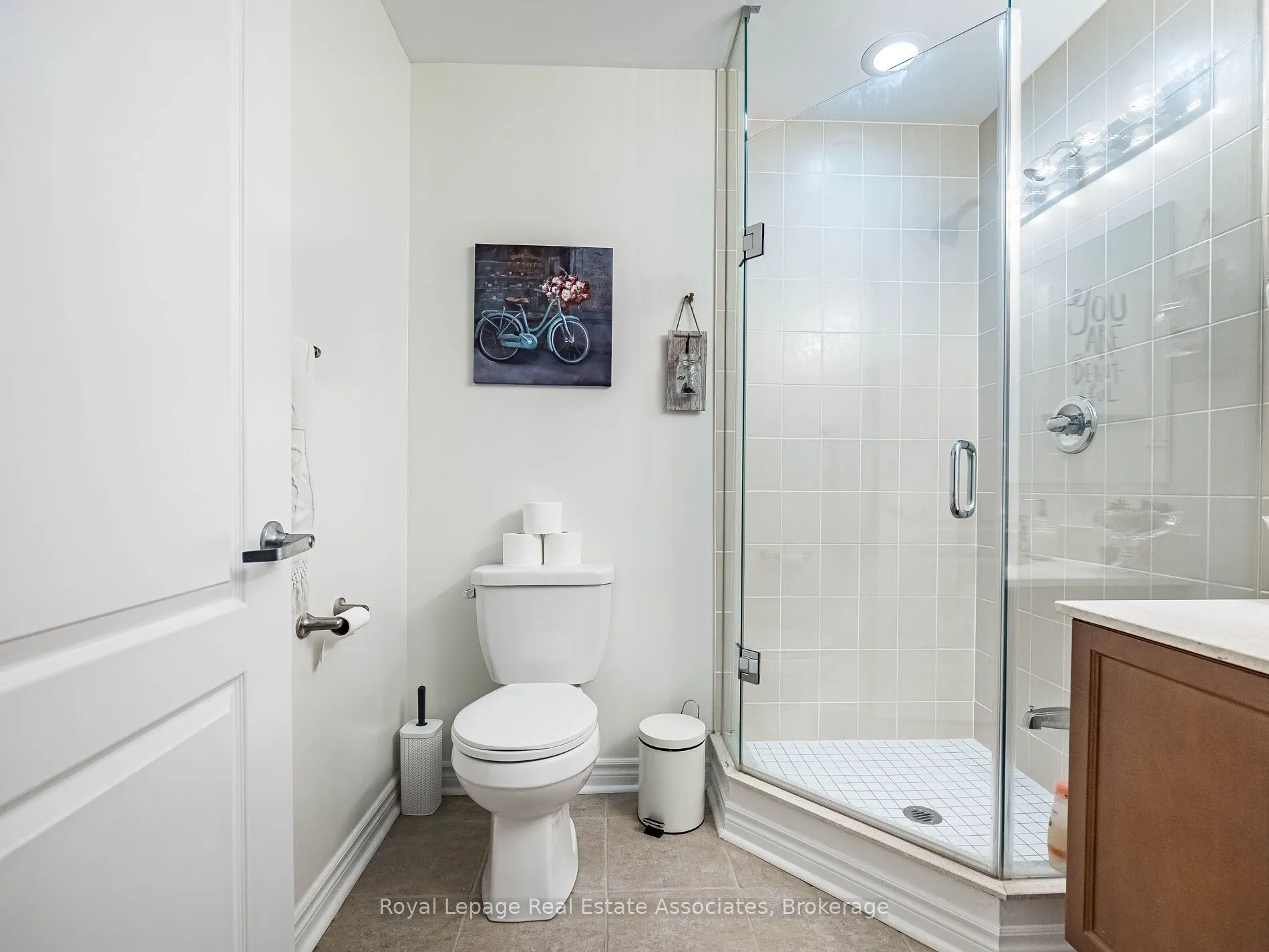 3865 Lake Shore Boulevard W, #401