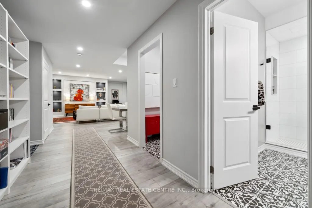 10 Crown Forest Court
