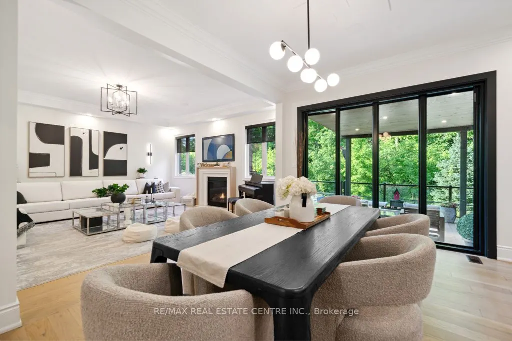 10 Crown Forest Court