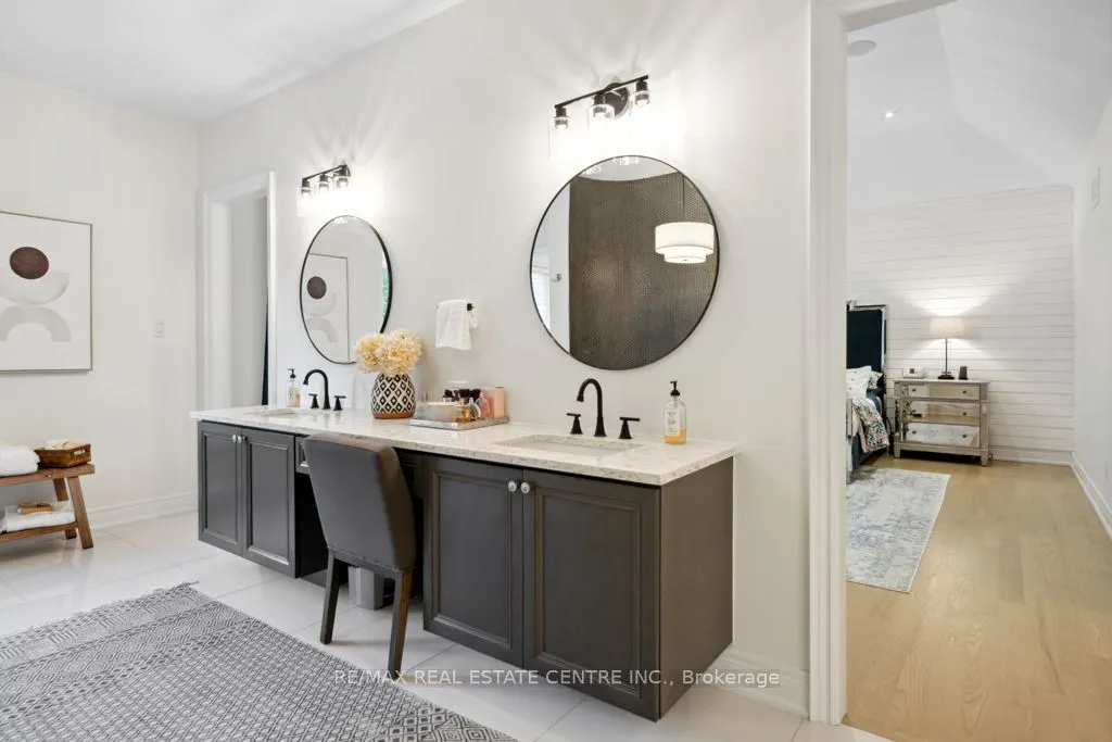 10 Crown Forest Court