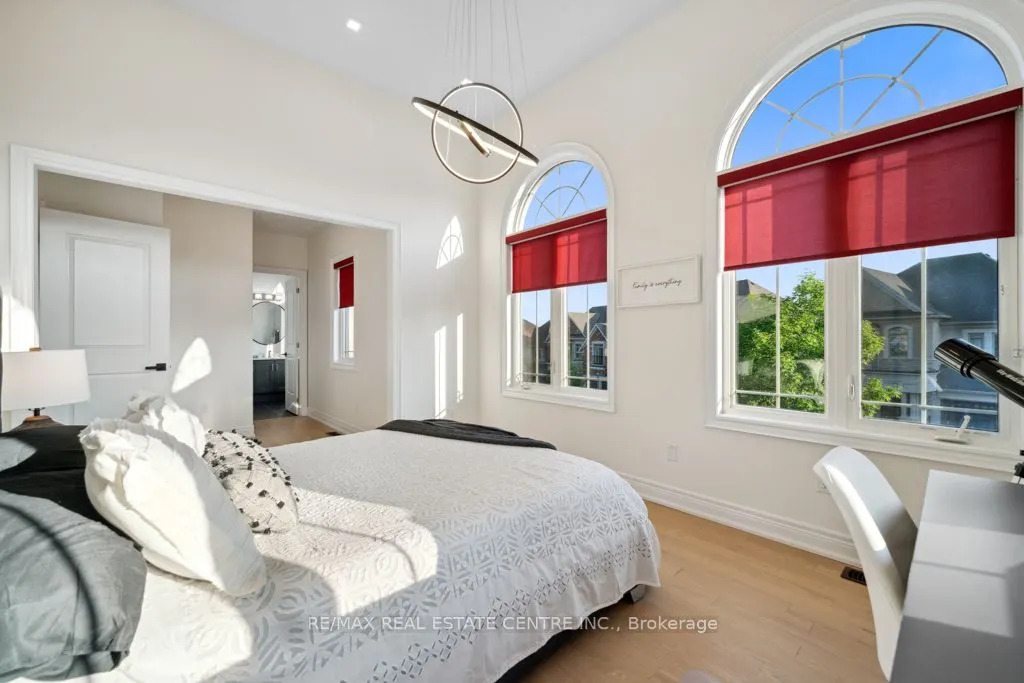 10 Crown Forest Court
