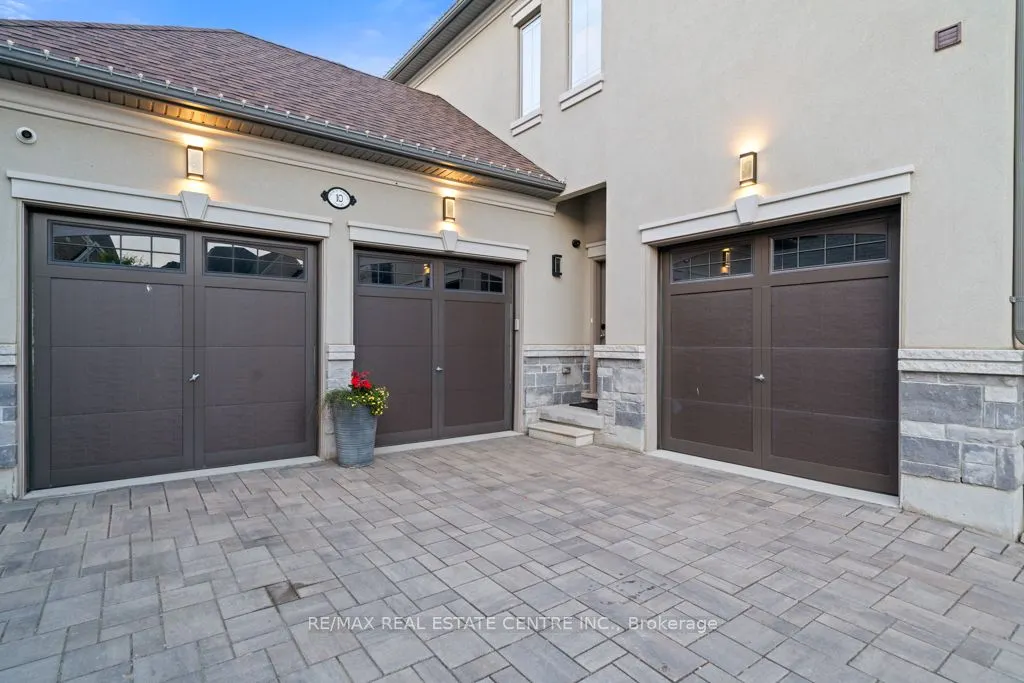 10 Crown Forest Court