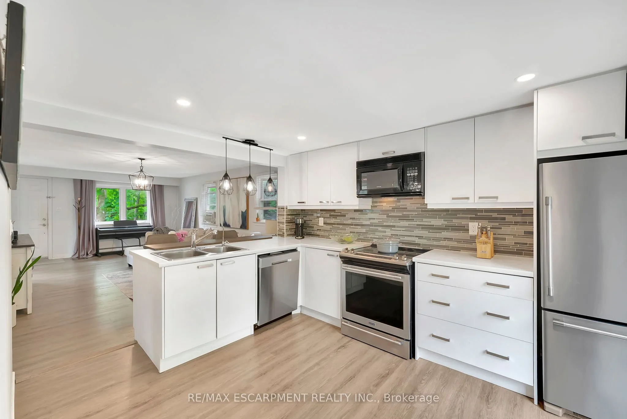 2387 Glenwood School Drive