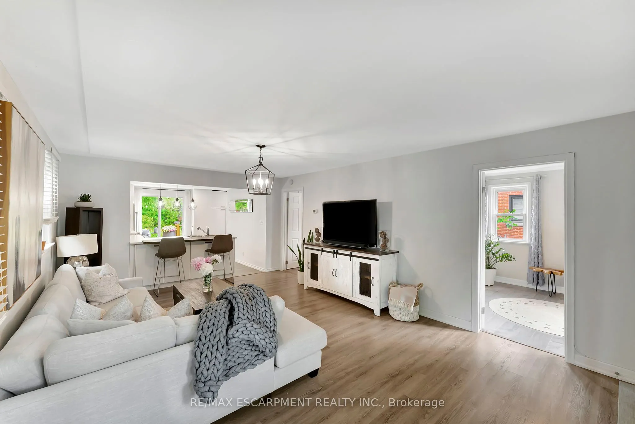 2387 Glenwood School Drive