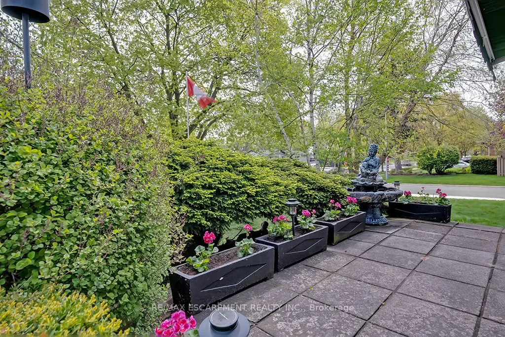 327 Strathcona Drive