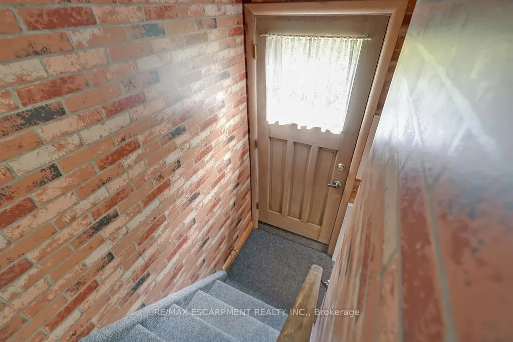 327 Strathcona Drive