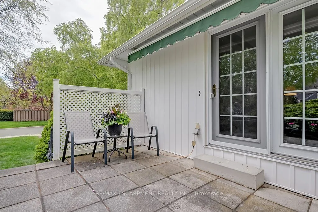 327 Strathcona Drive