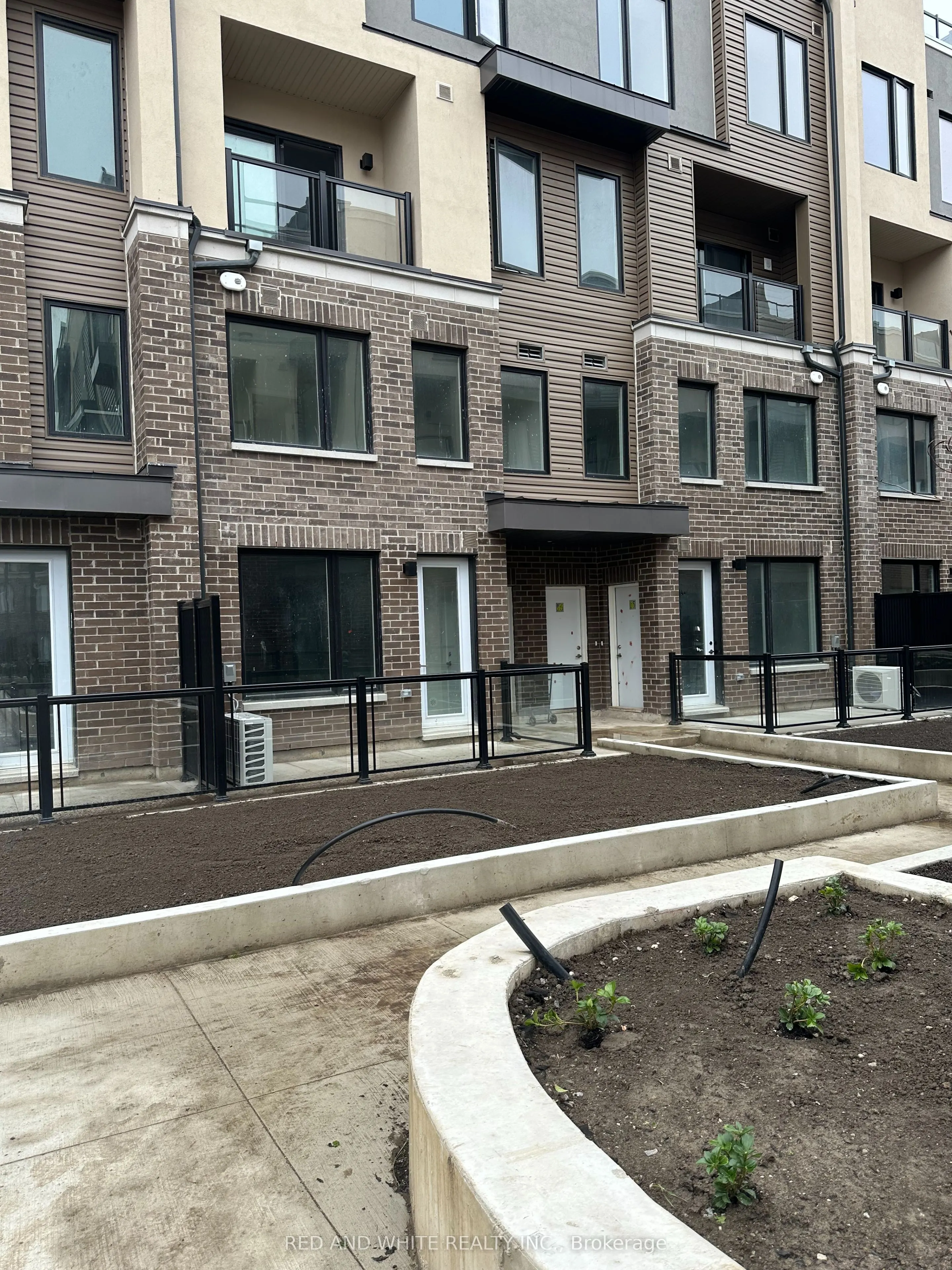 3550 Colonial Drive, #18