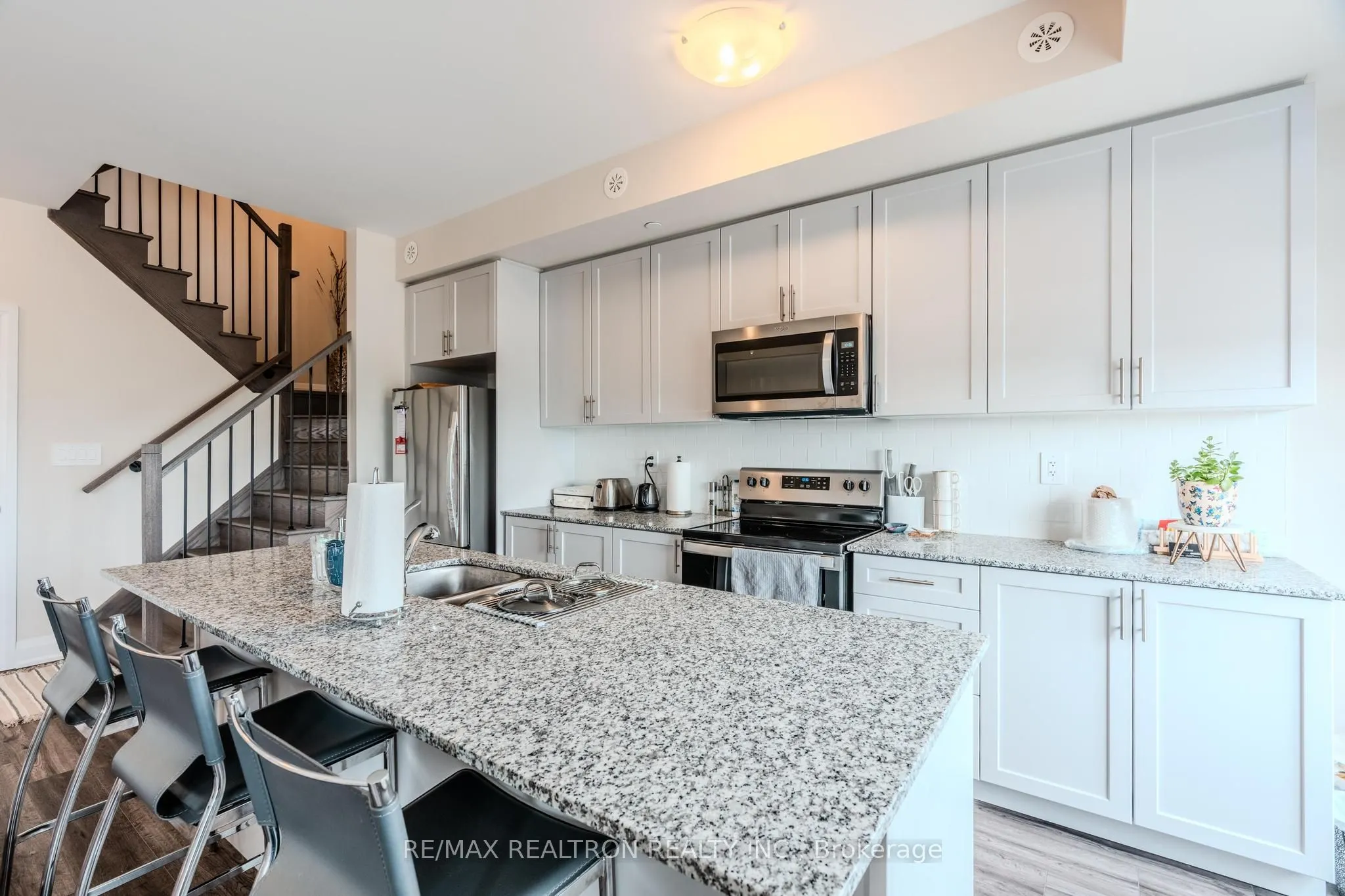 1577 Rose Way, #115