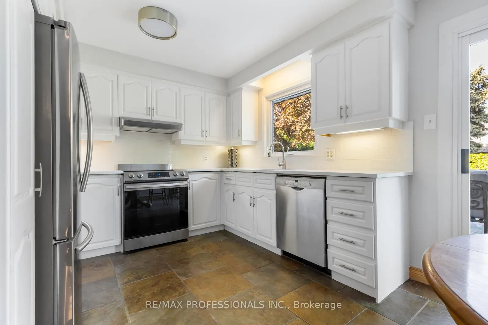 15 Warrender Avenue