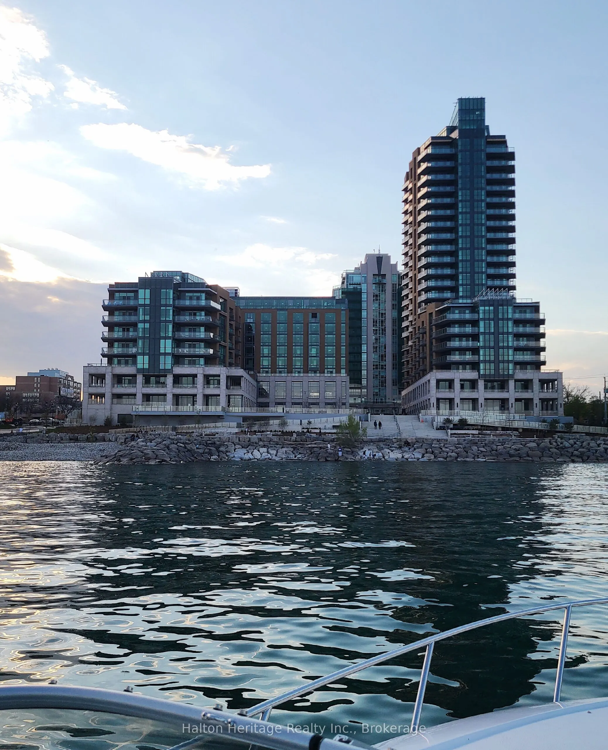 2060 Lakeshore Road, #1004