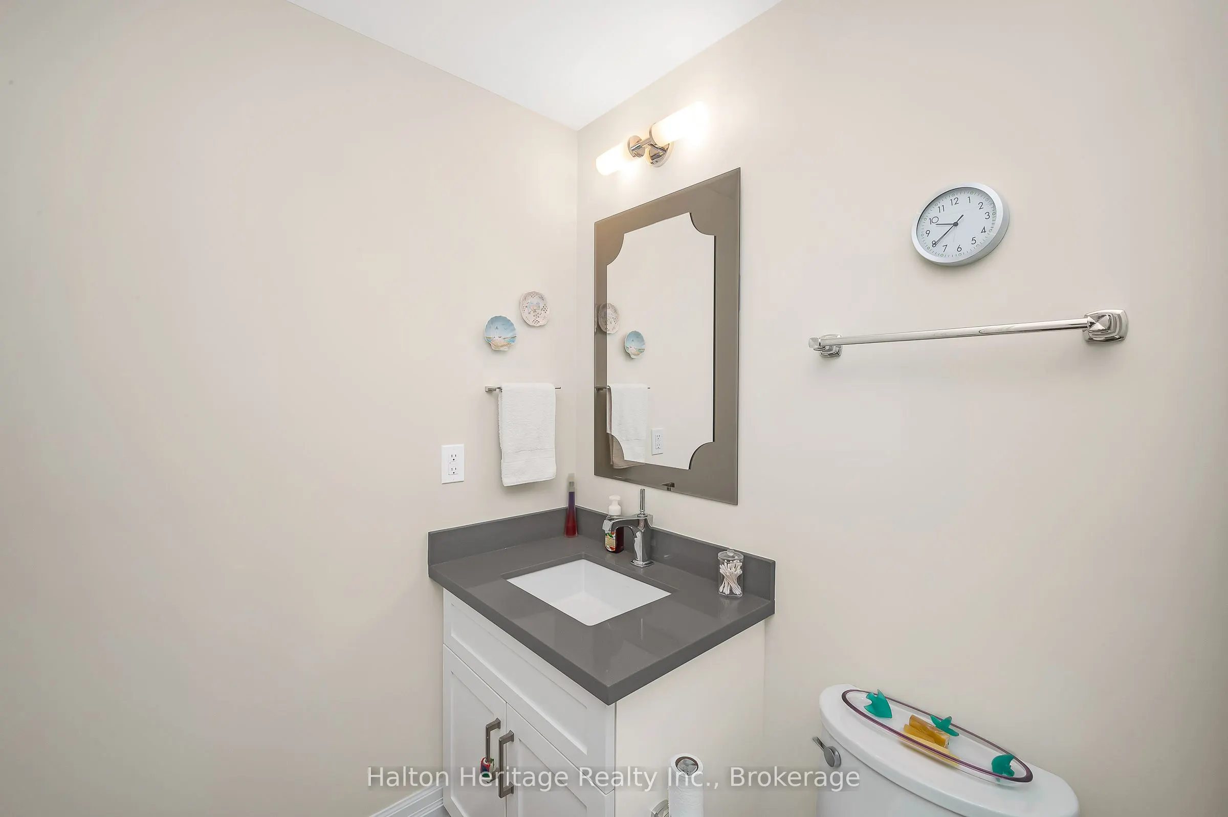 2060 Lakeshore Road, #1004