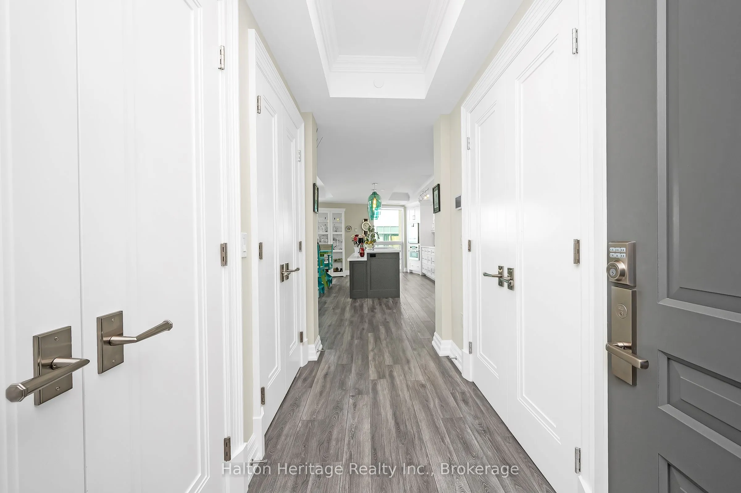 2060 Lakeshore Road, #1004