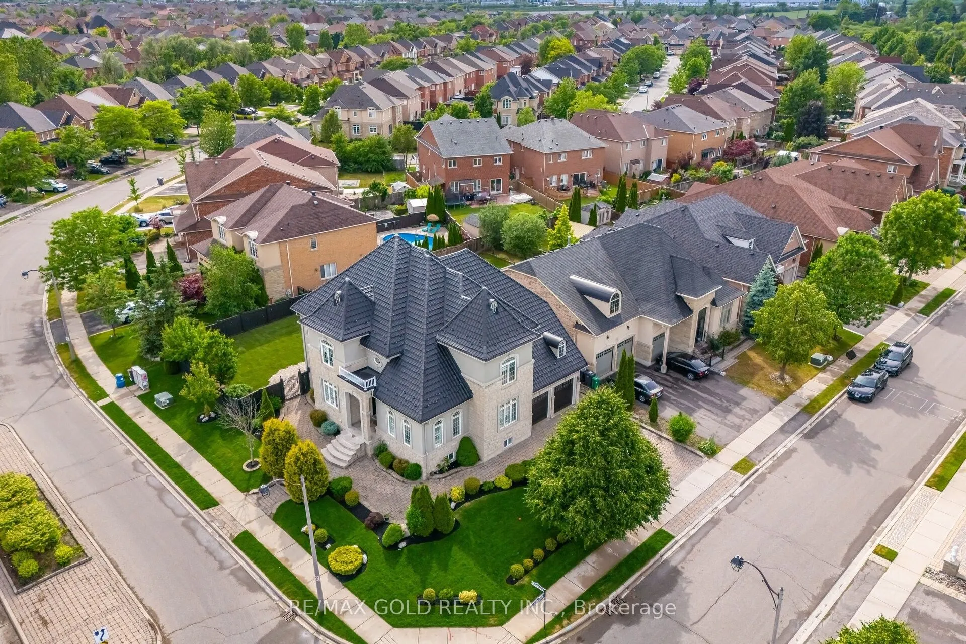 2 Belleville Drive