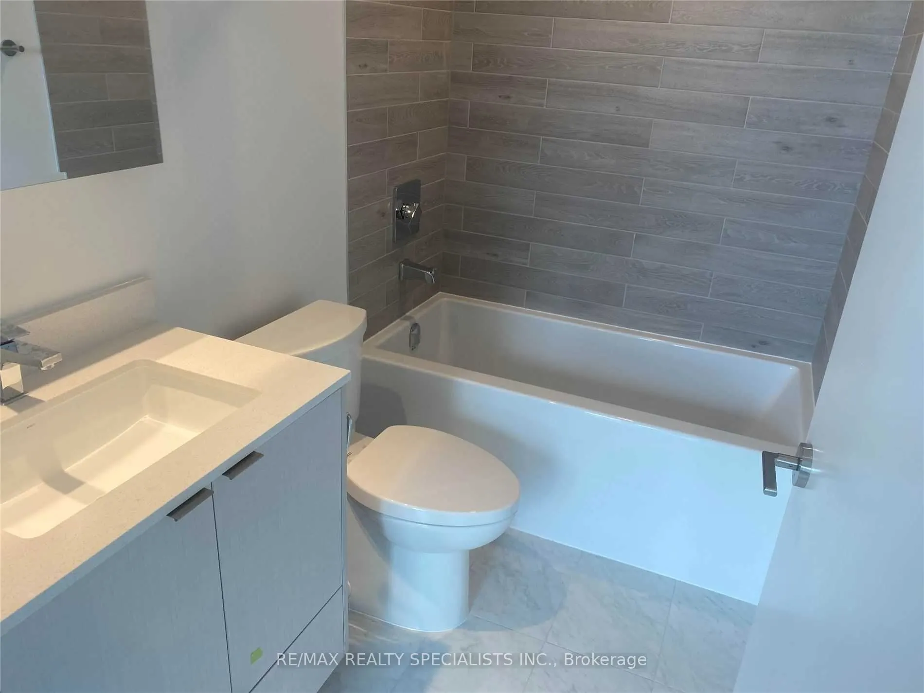1926 LAKESHORE Boulevard, #1215