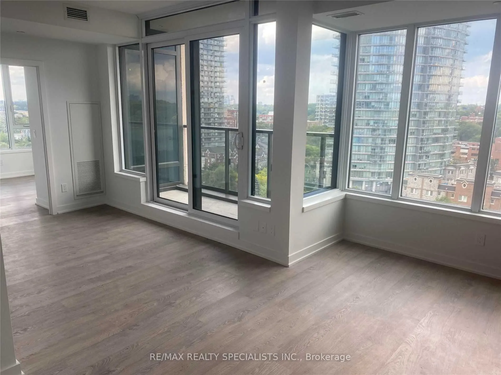 1926 LAKESHORE Boulevard, #1215