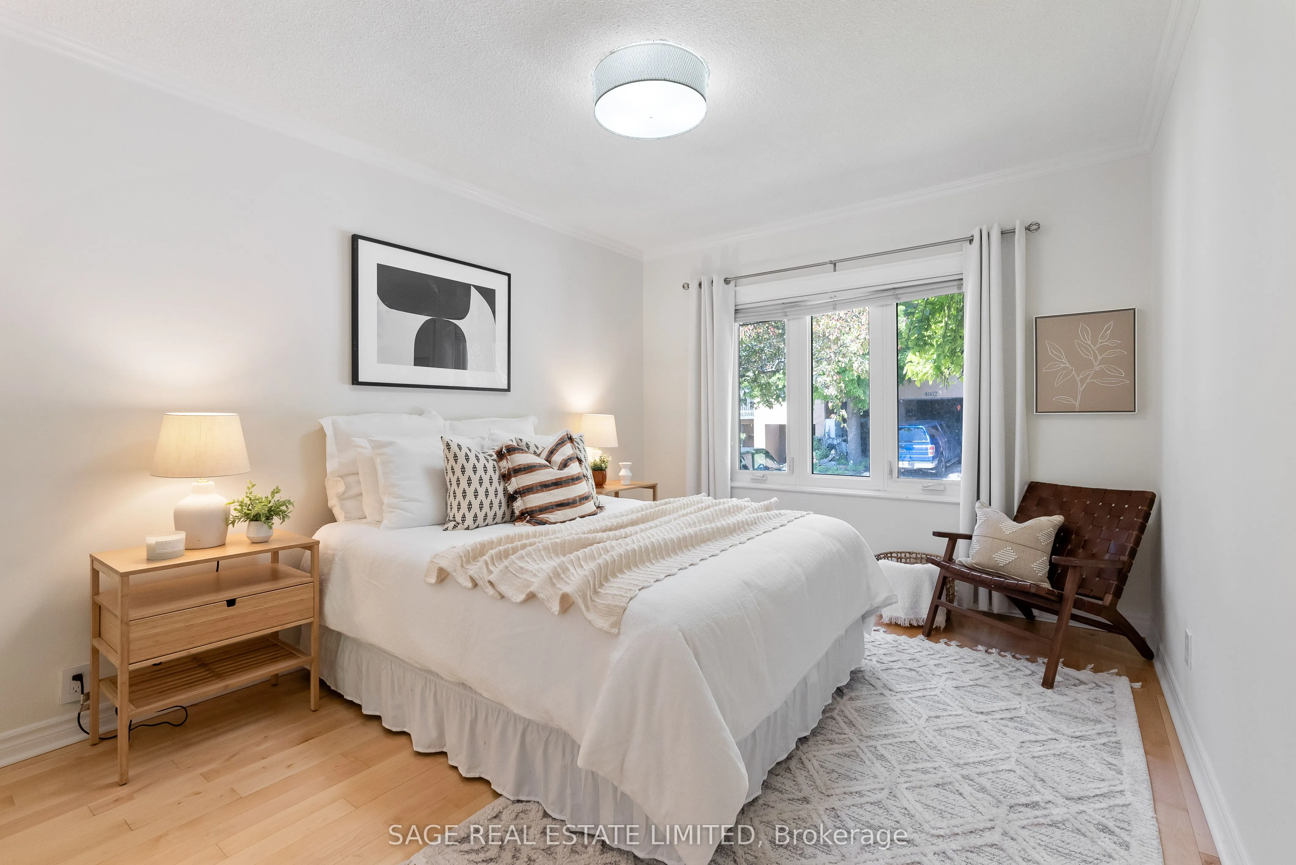4047 Old Dundas Street