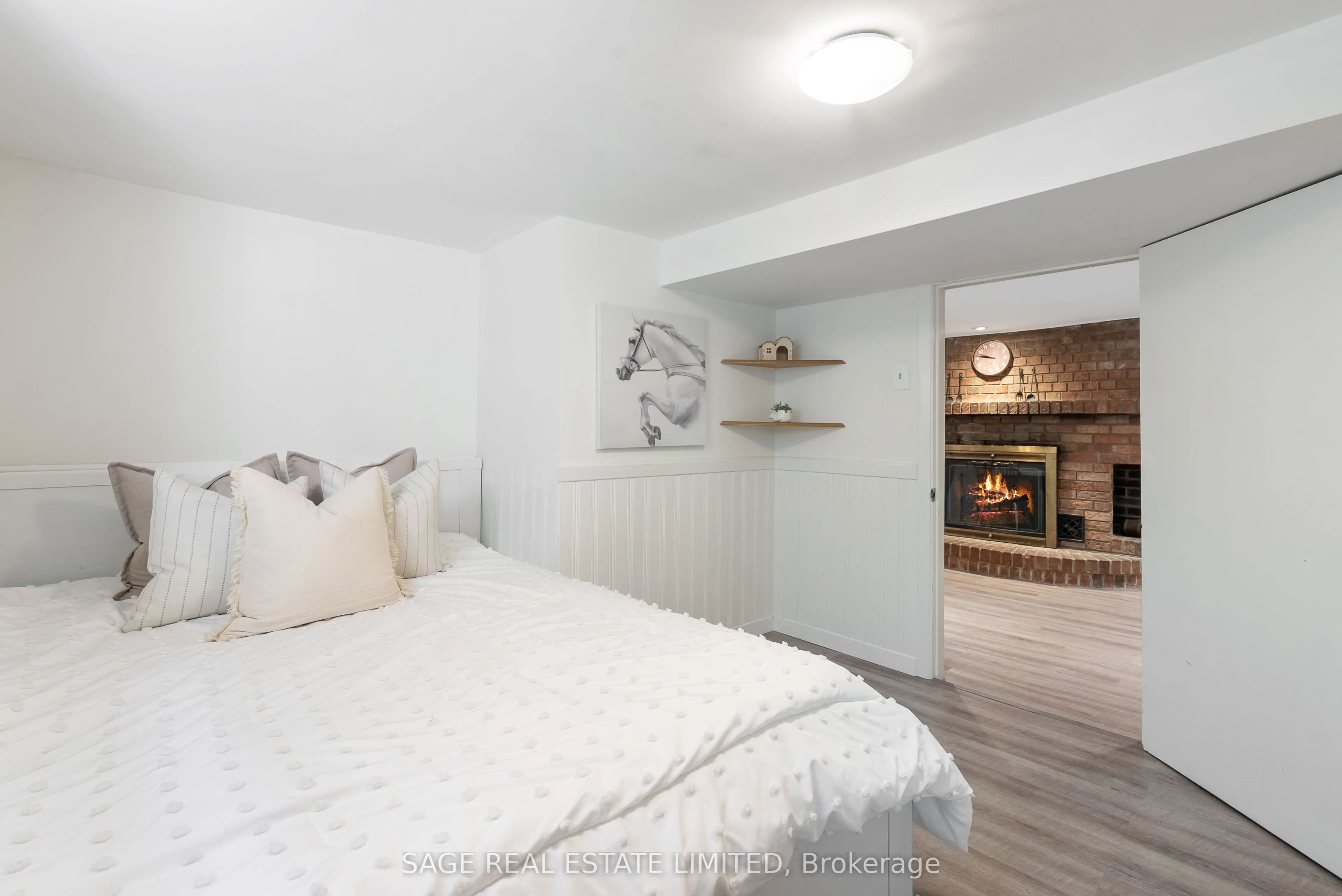 4047 Old Dundas Street