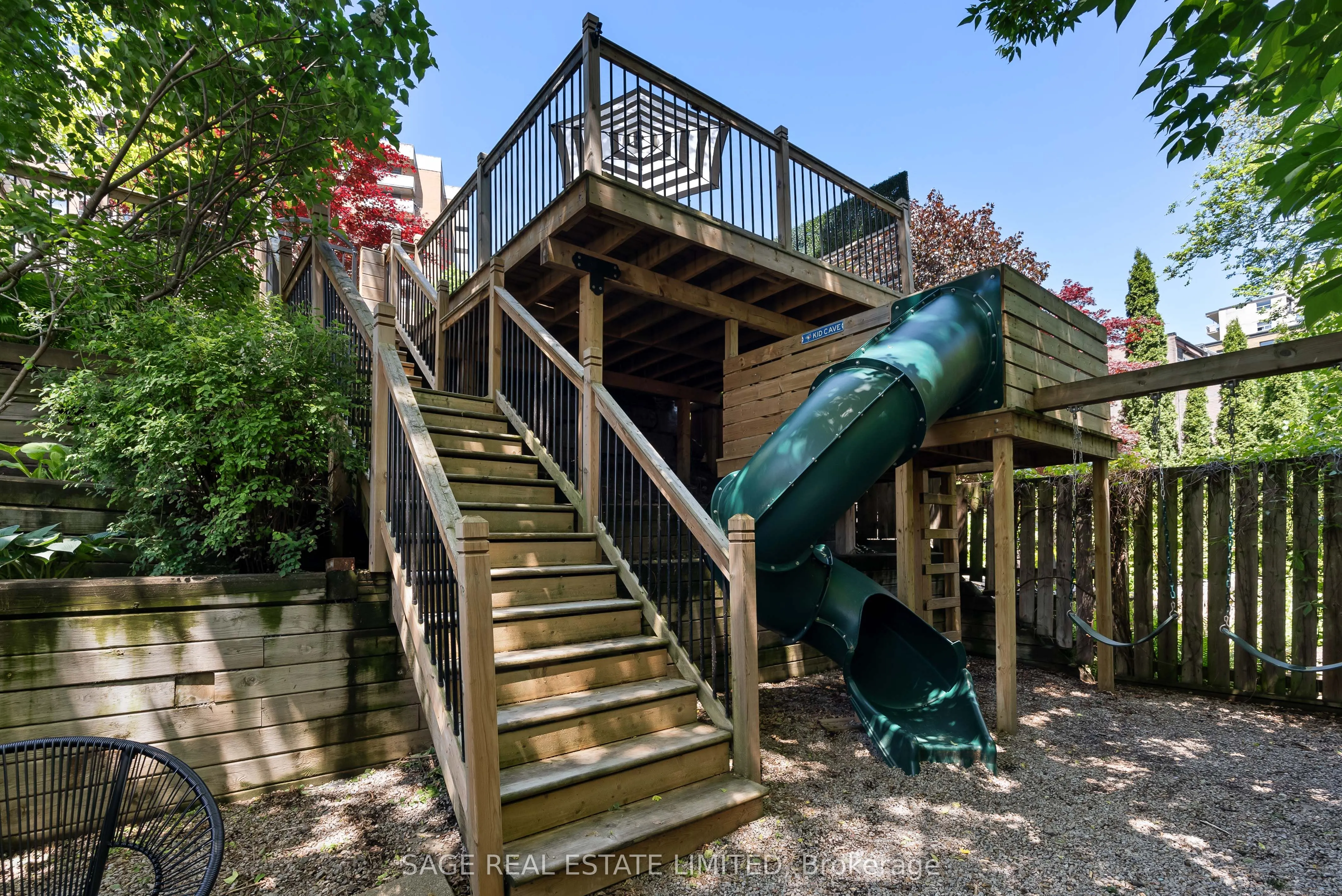 4047 Old Dundas Street