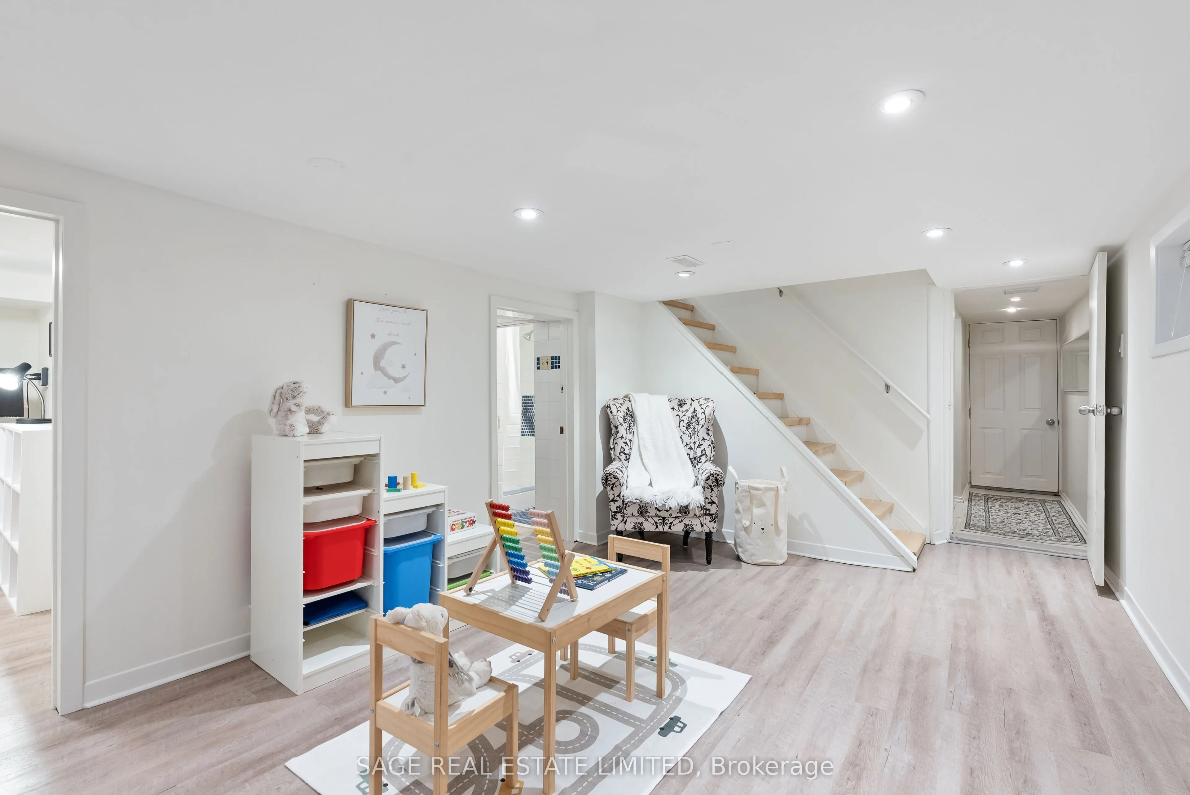 4047 Old Dundas Street