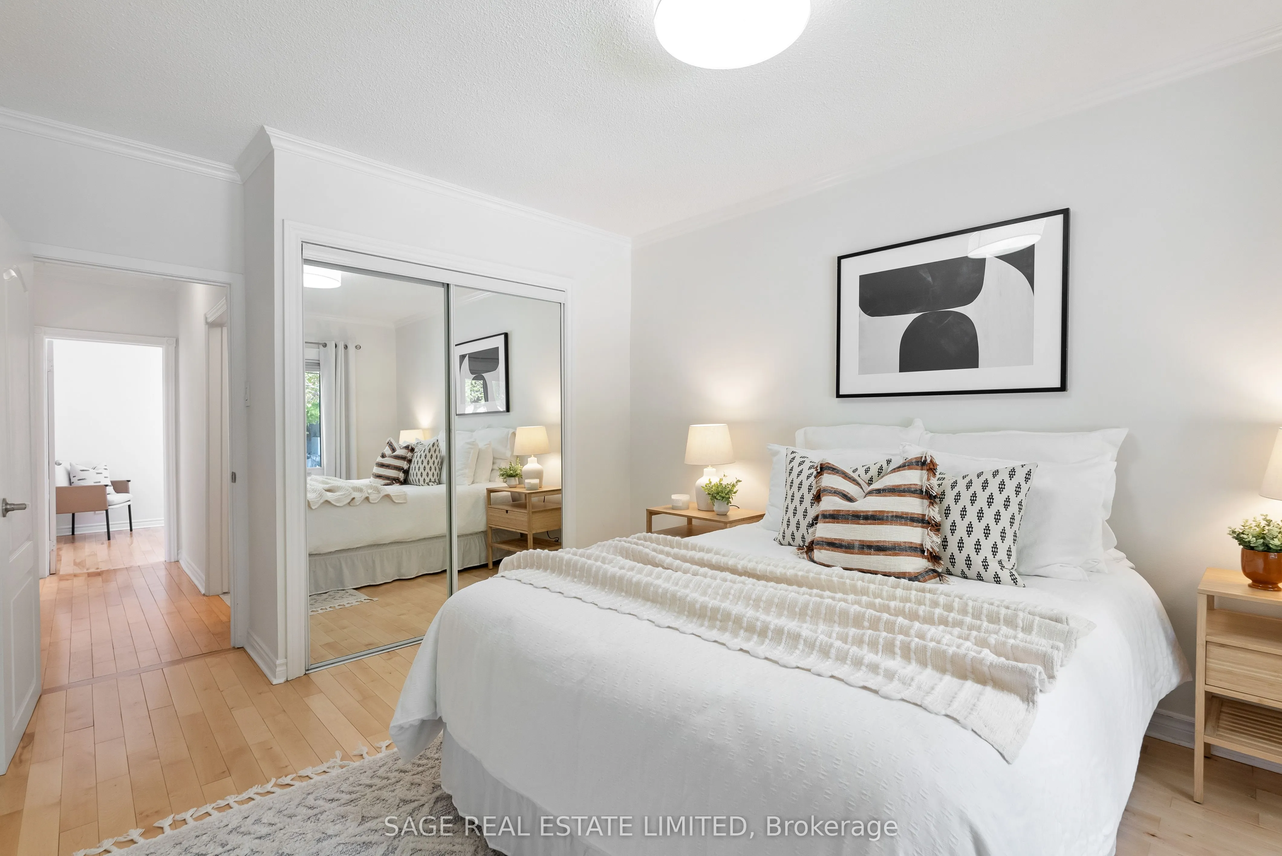 4047 Old Dundas Street