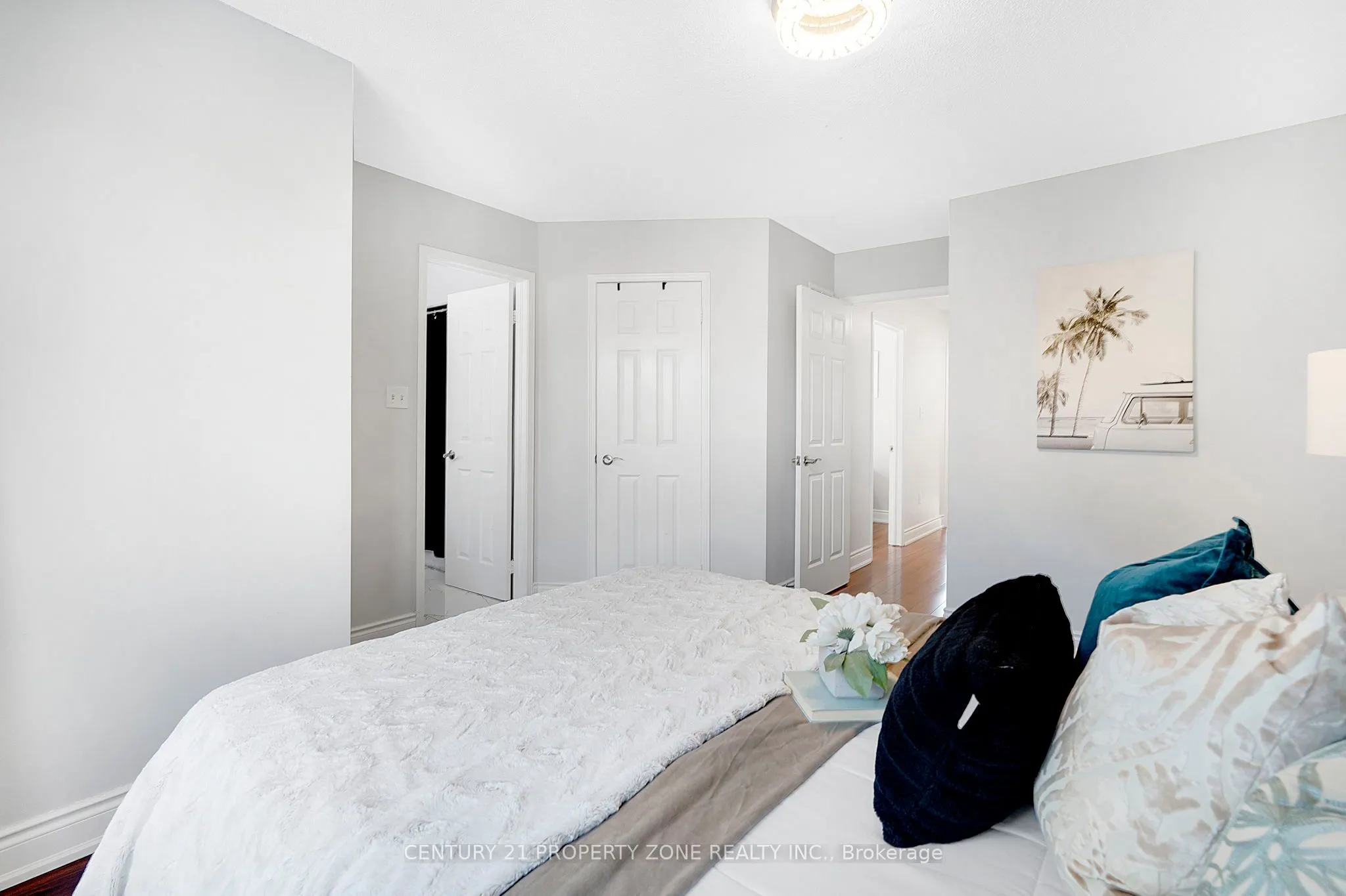 21 White Tail Crescent