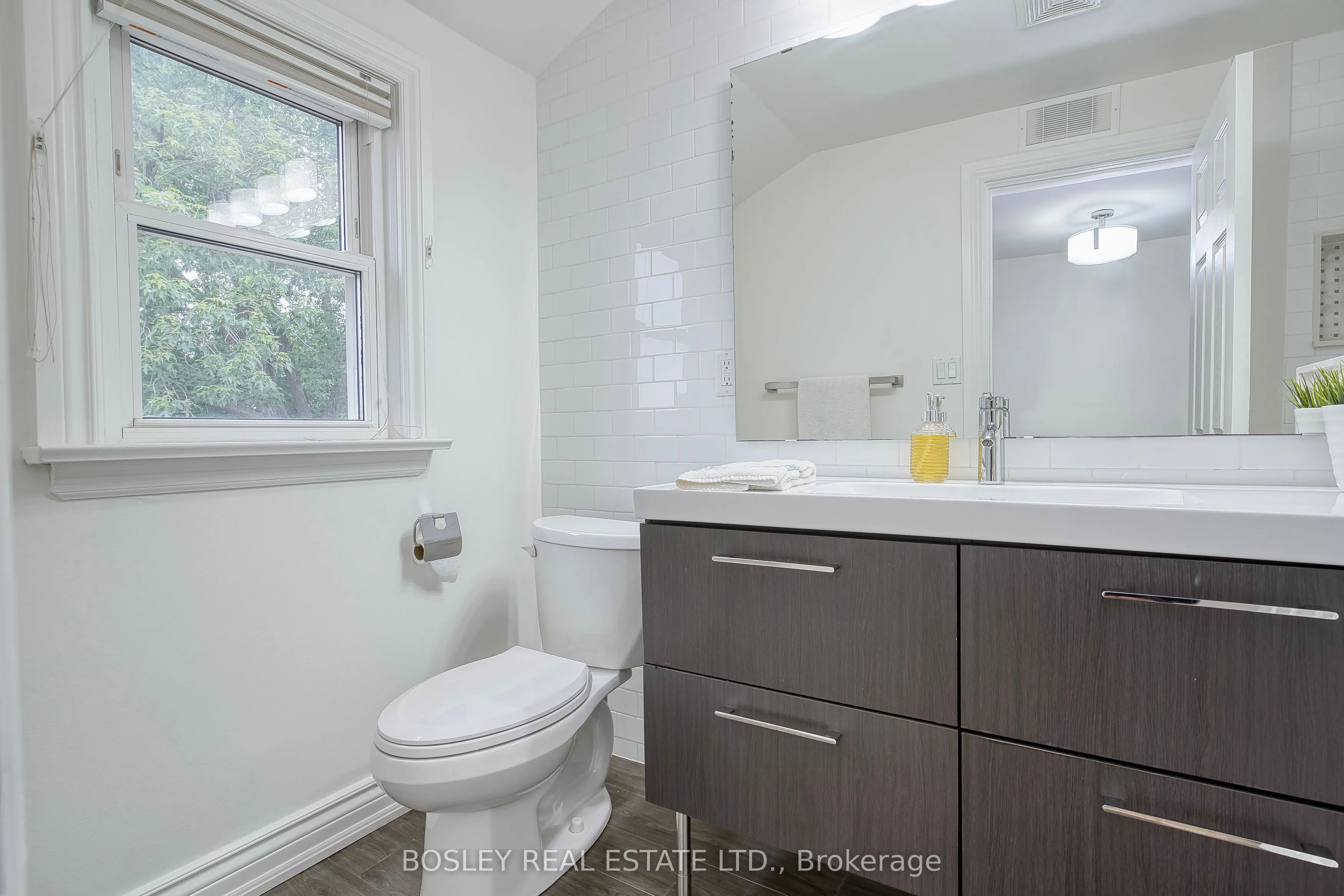 23 Farnsworth Drive