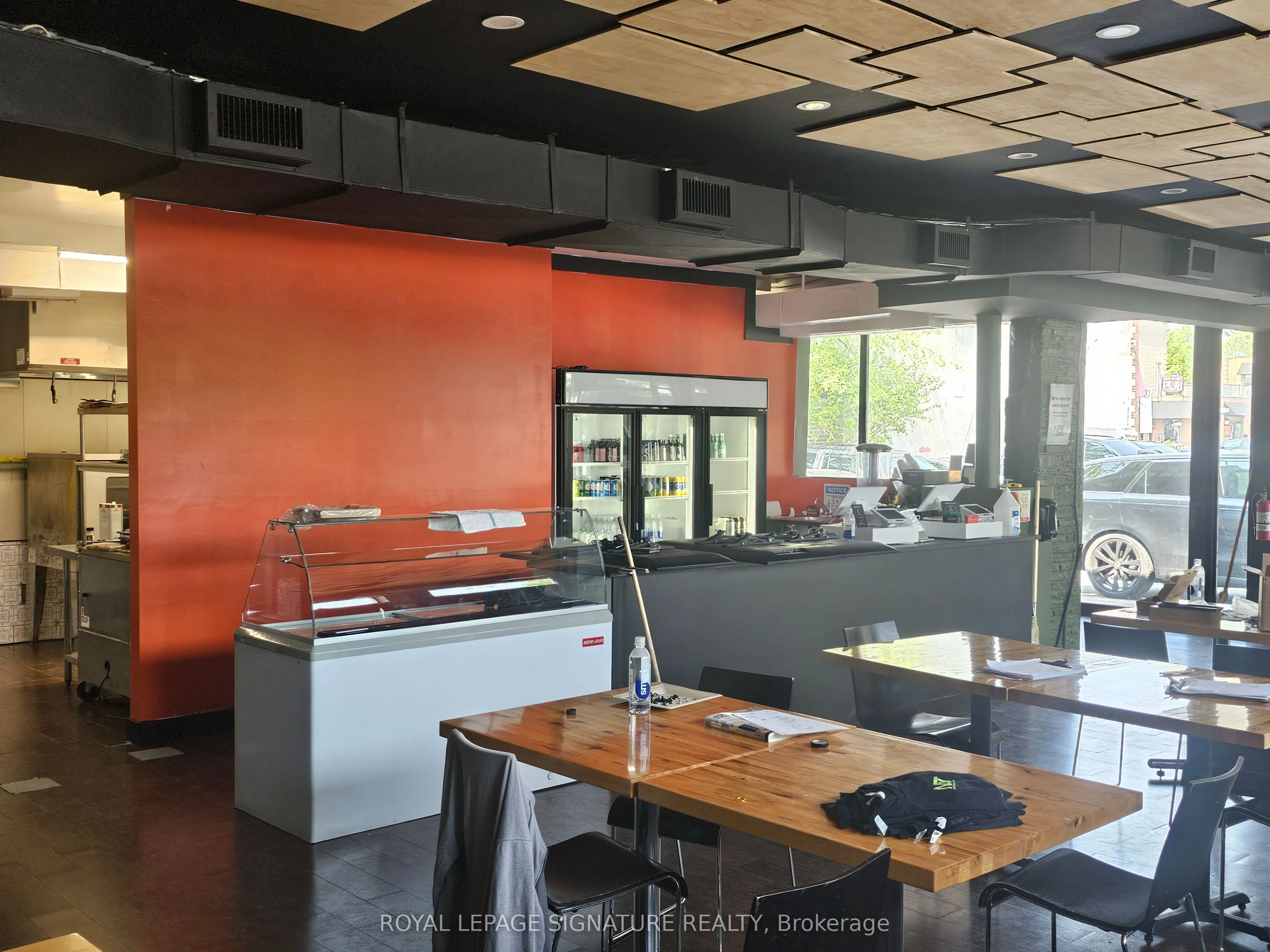 111 Lakeshore Road W