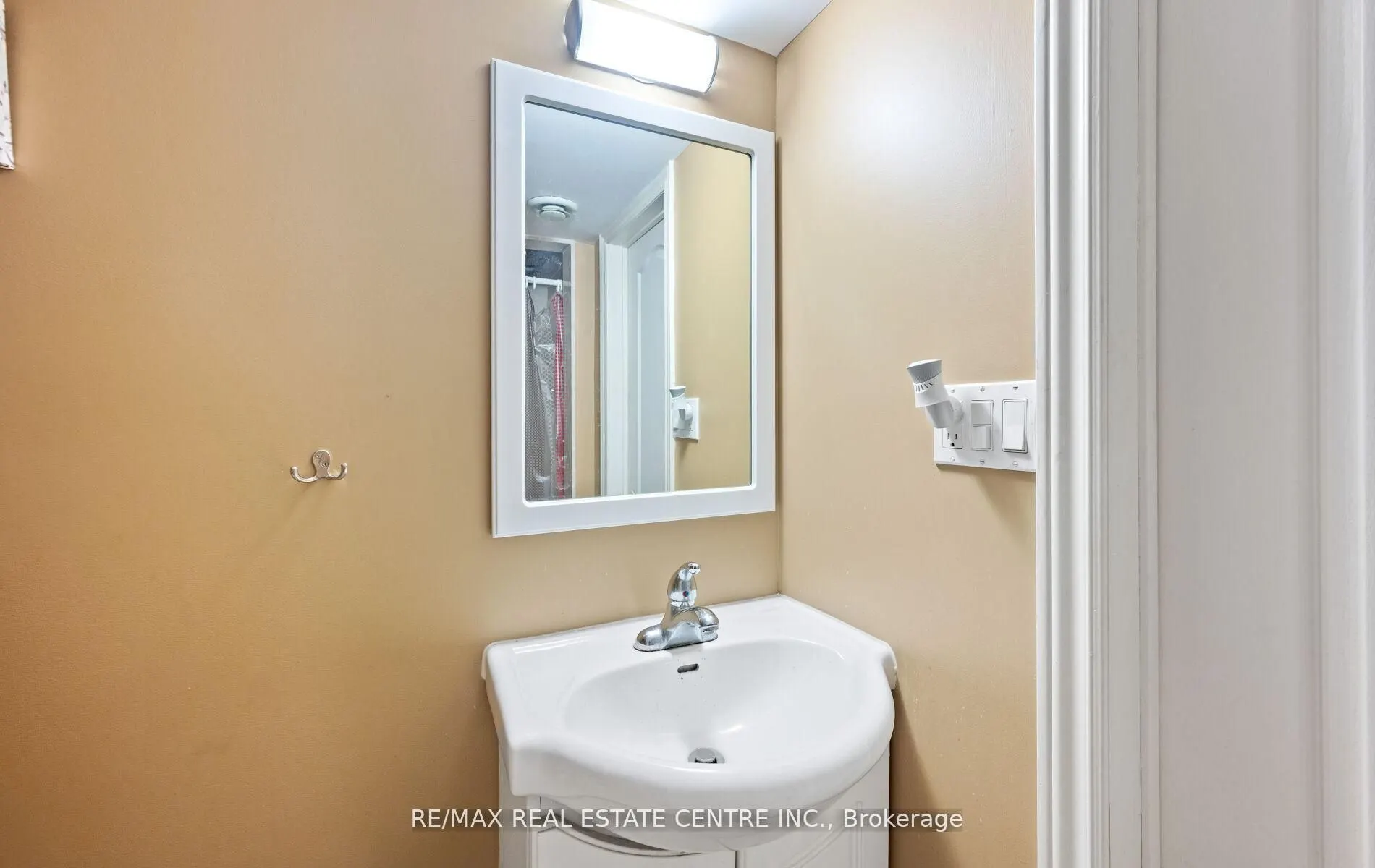 750 Burnhamthorpe Road E, #35