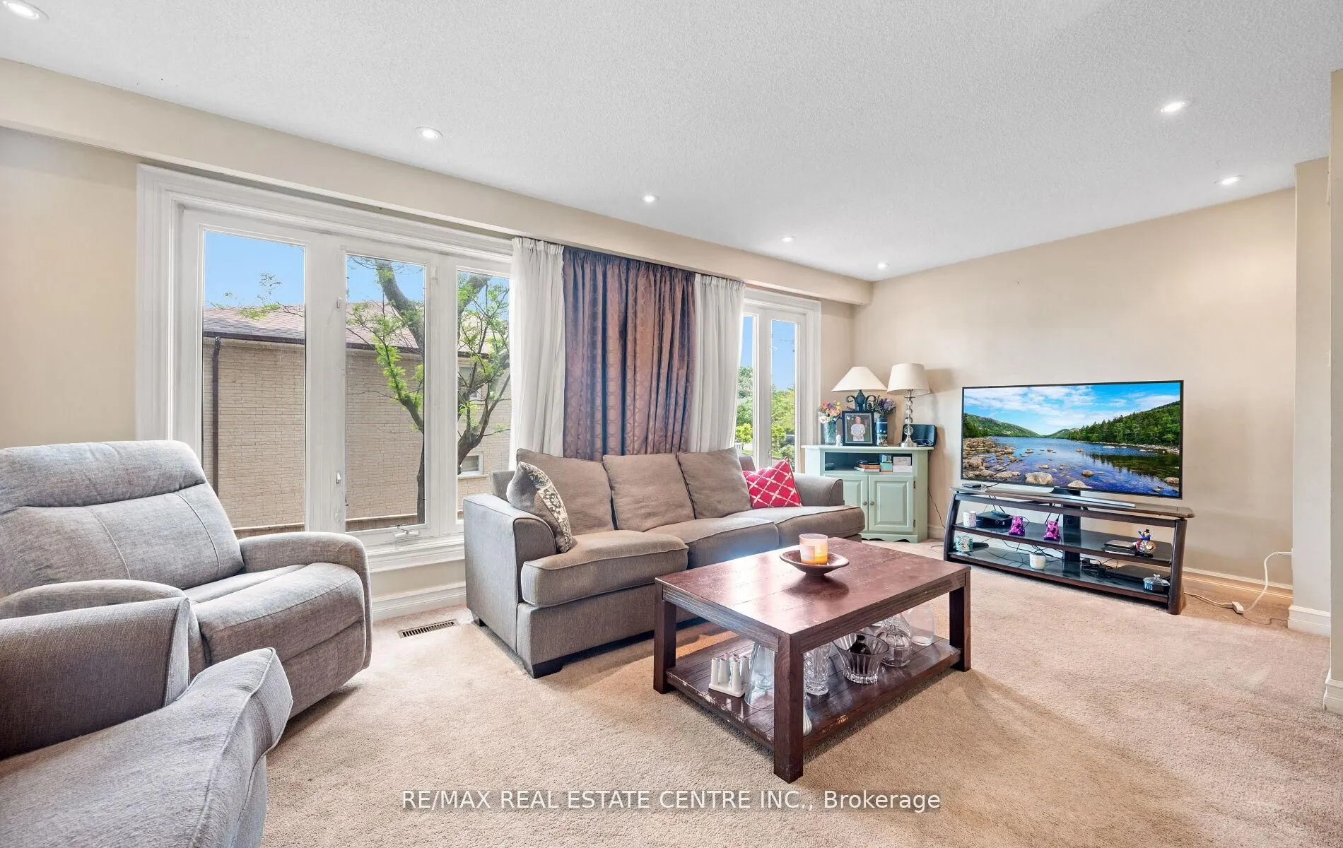 750 Burnhamthorpe Road E, #35