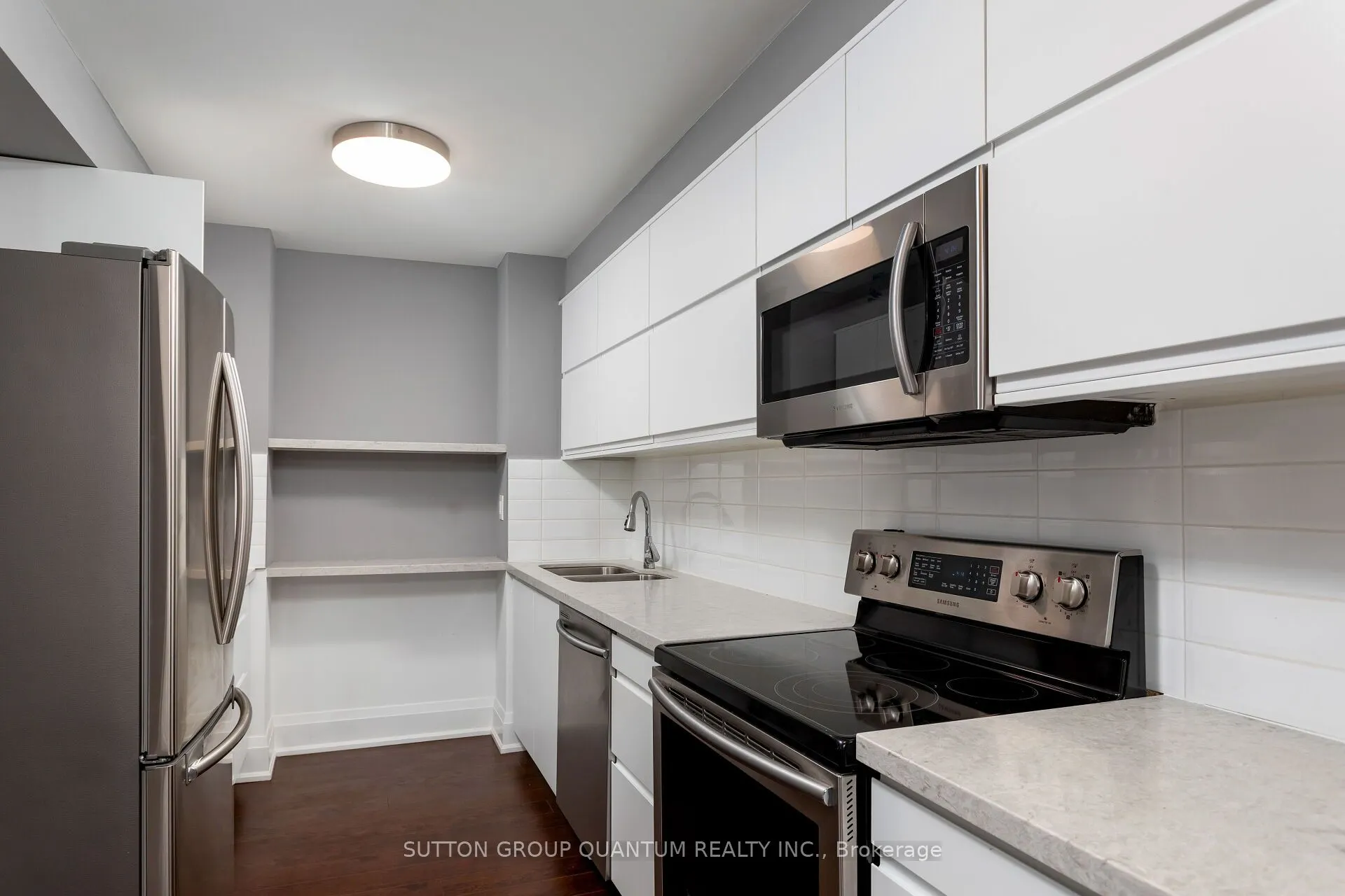965 Inverhouse Drive, #211