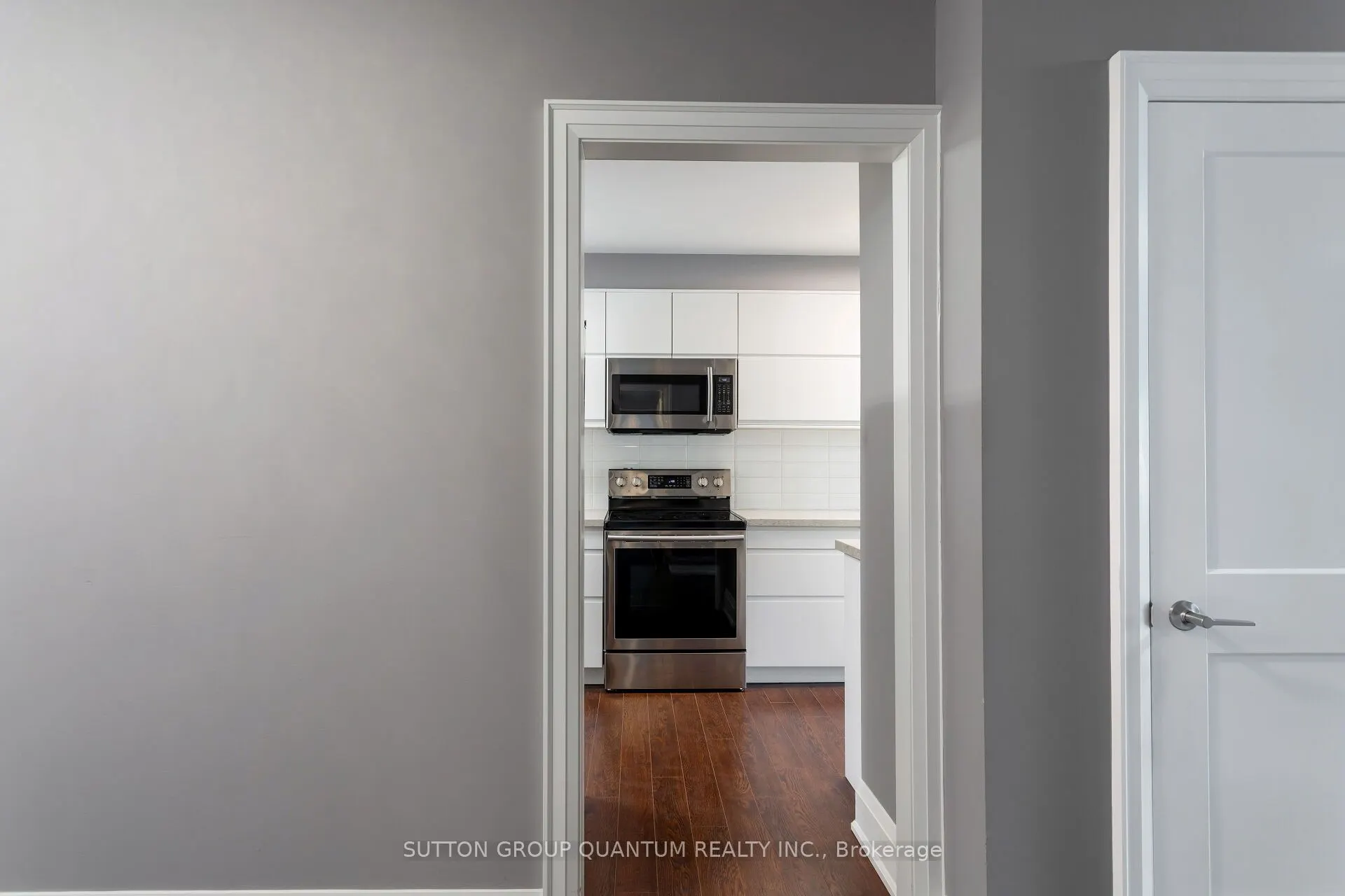 965 Inverhouse Drive, #211