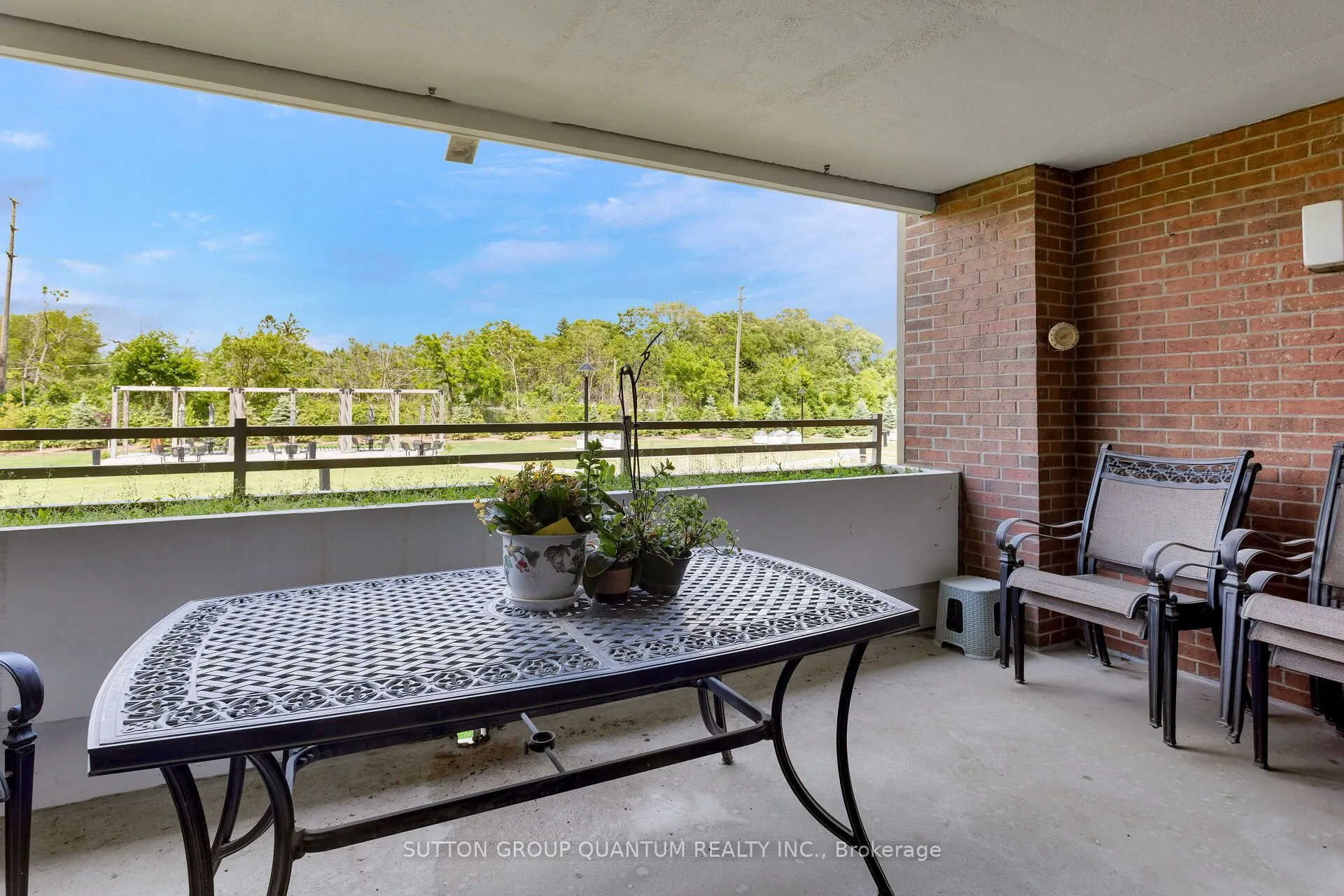 965 Inverhouse Drive, #211