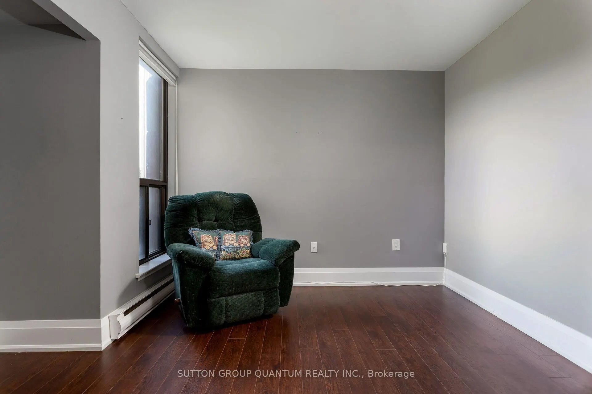 965 Inverhouse Drive, #211