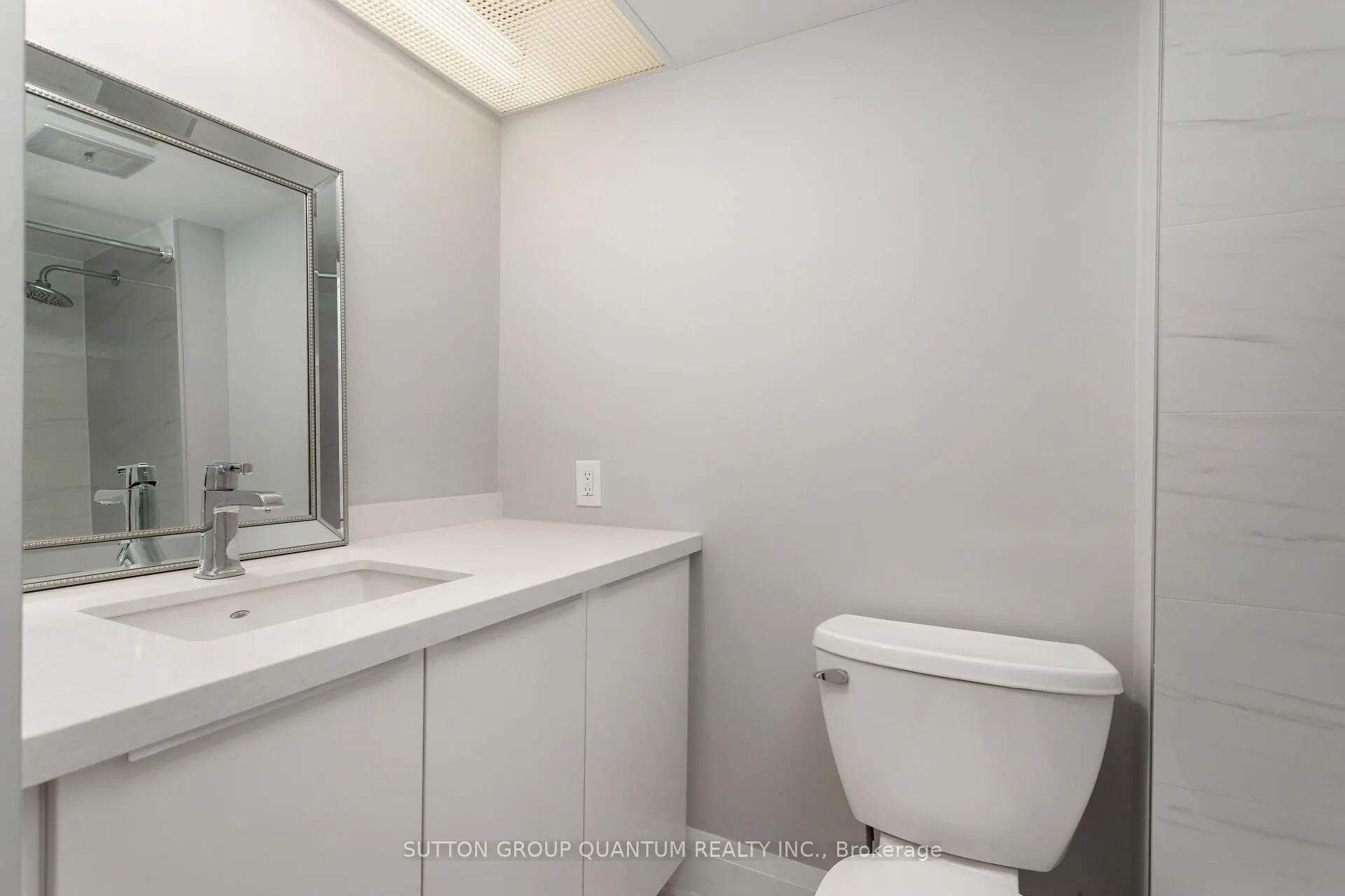 965 Inverhouse Drive, #211