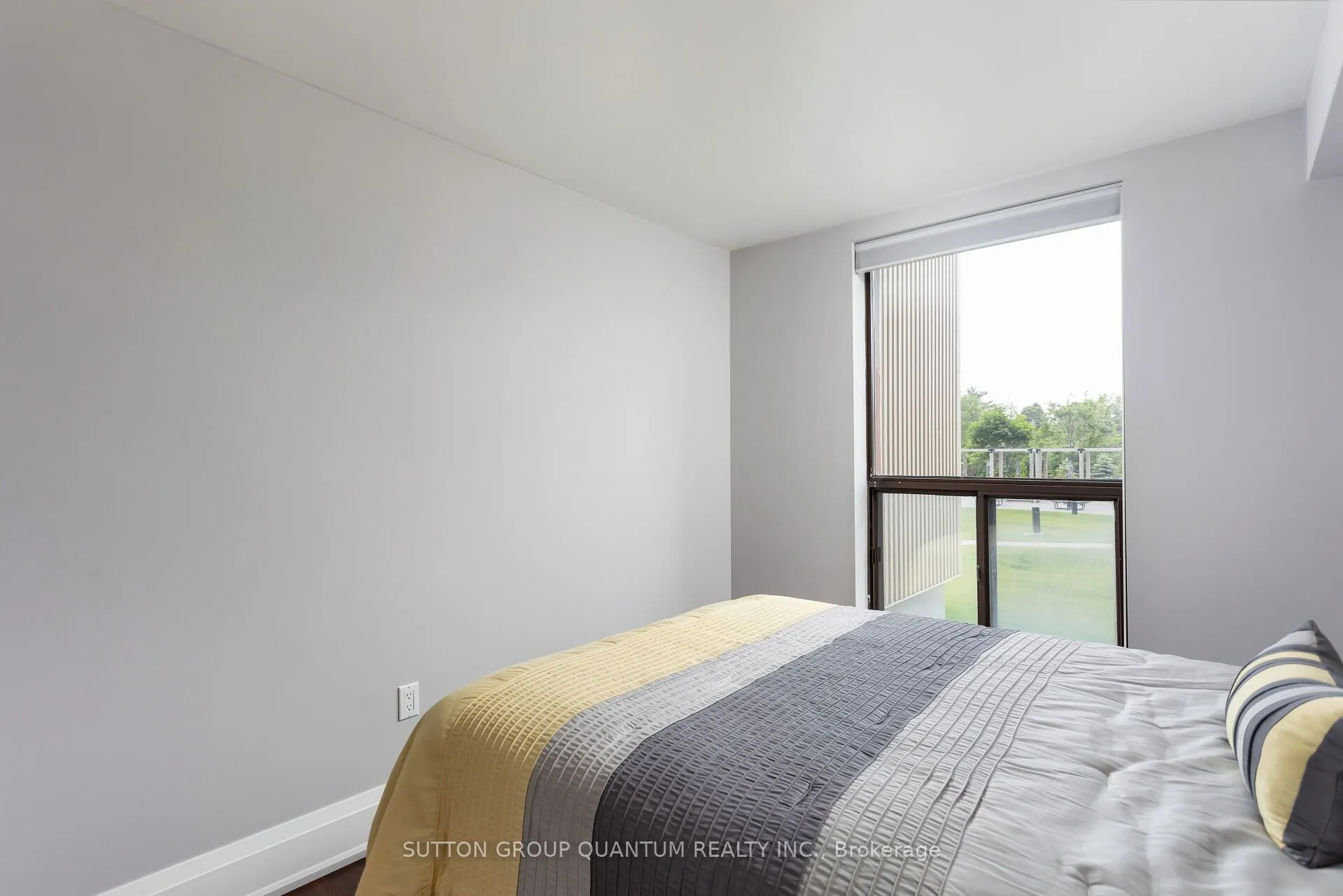 965 Inverhouse Drive, #211