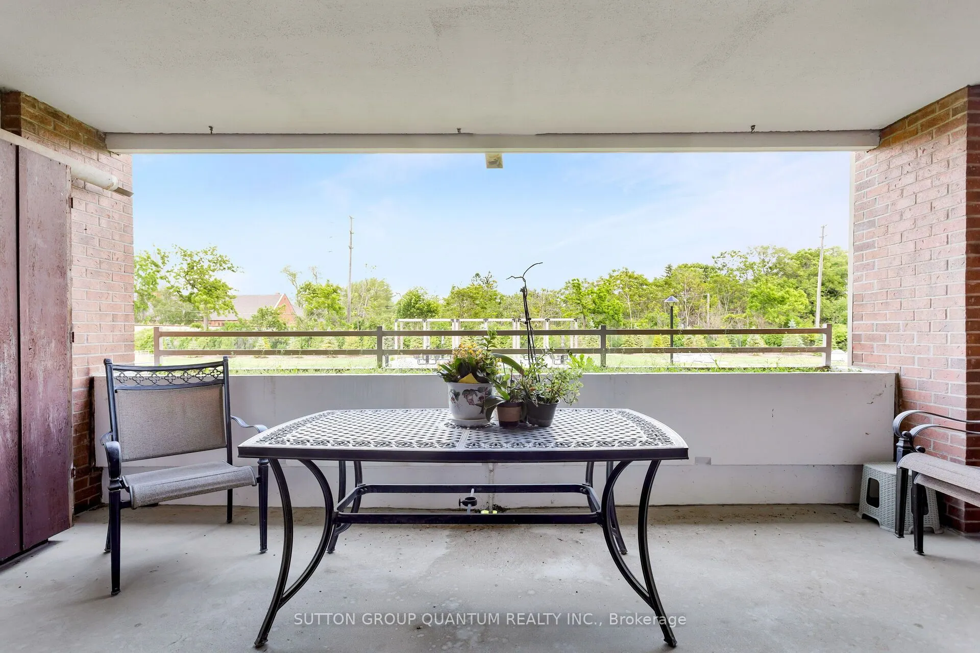 965 Inverhouse Drive, #211