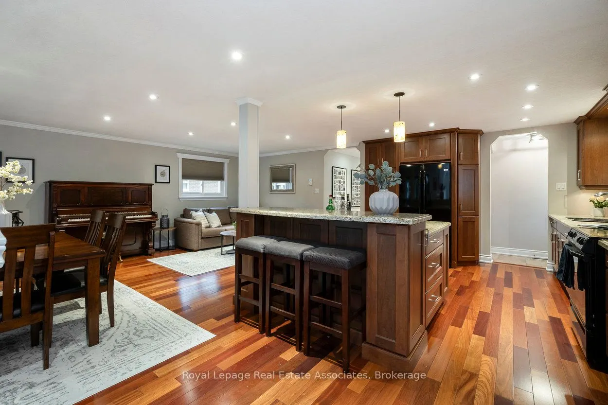 34 Irwin Crescent