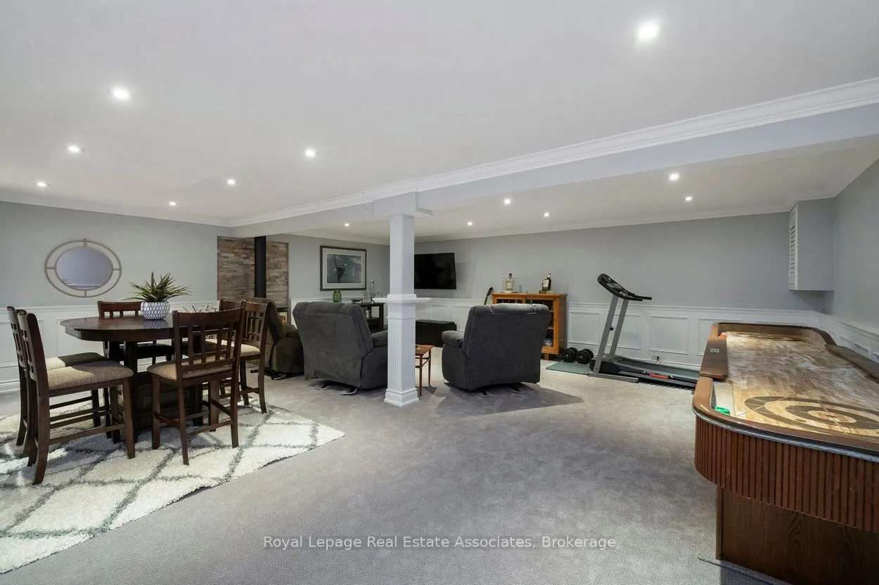 34 Irwin Crescent