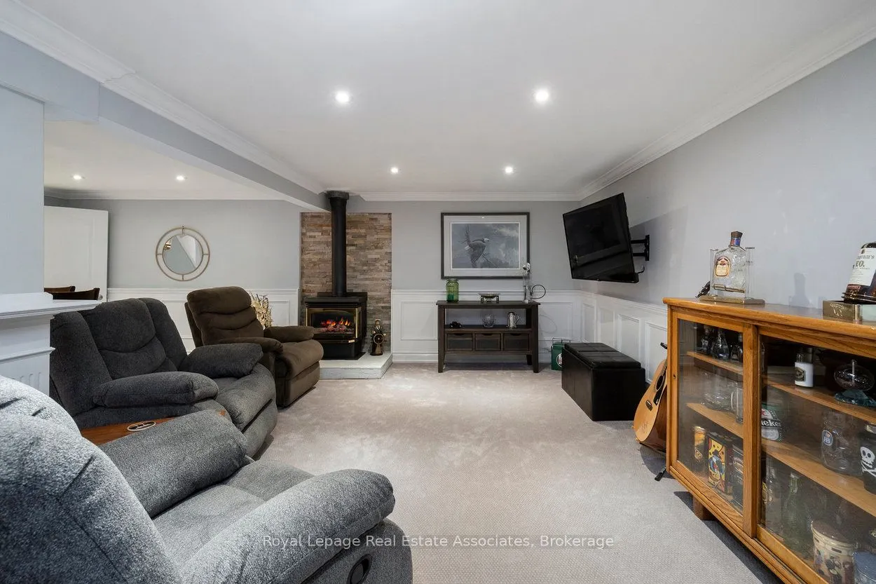 34 Irwin Crescent